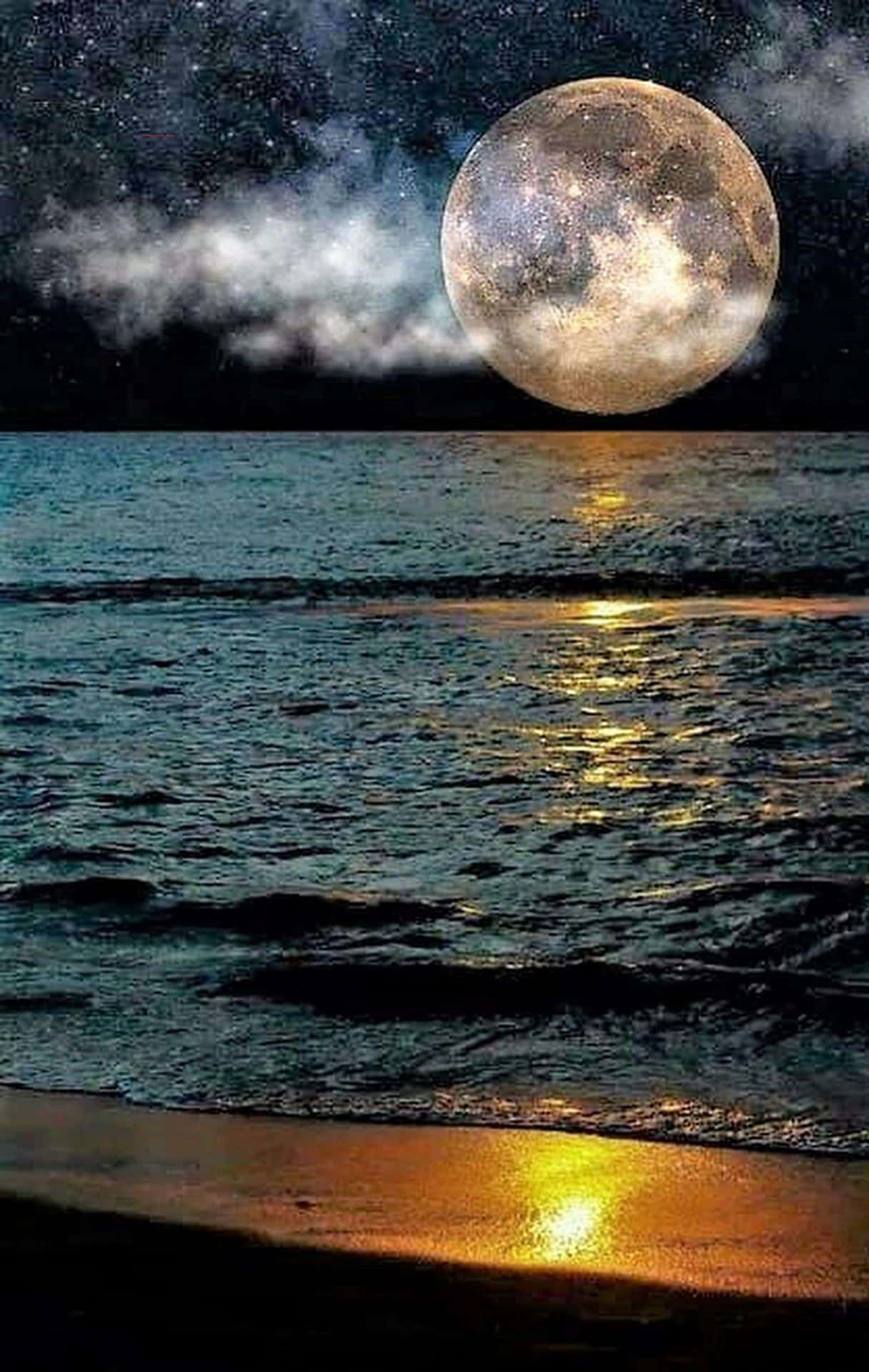 Ogninotte, La Bellissima Luna Incanta Il Cielo Notturno.