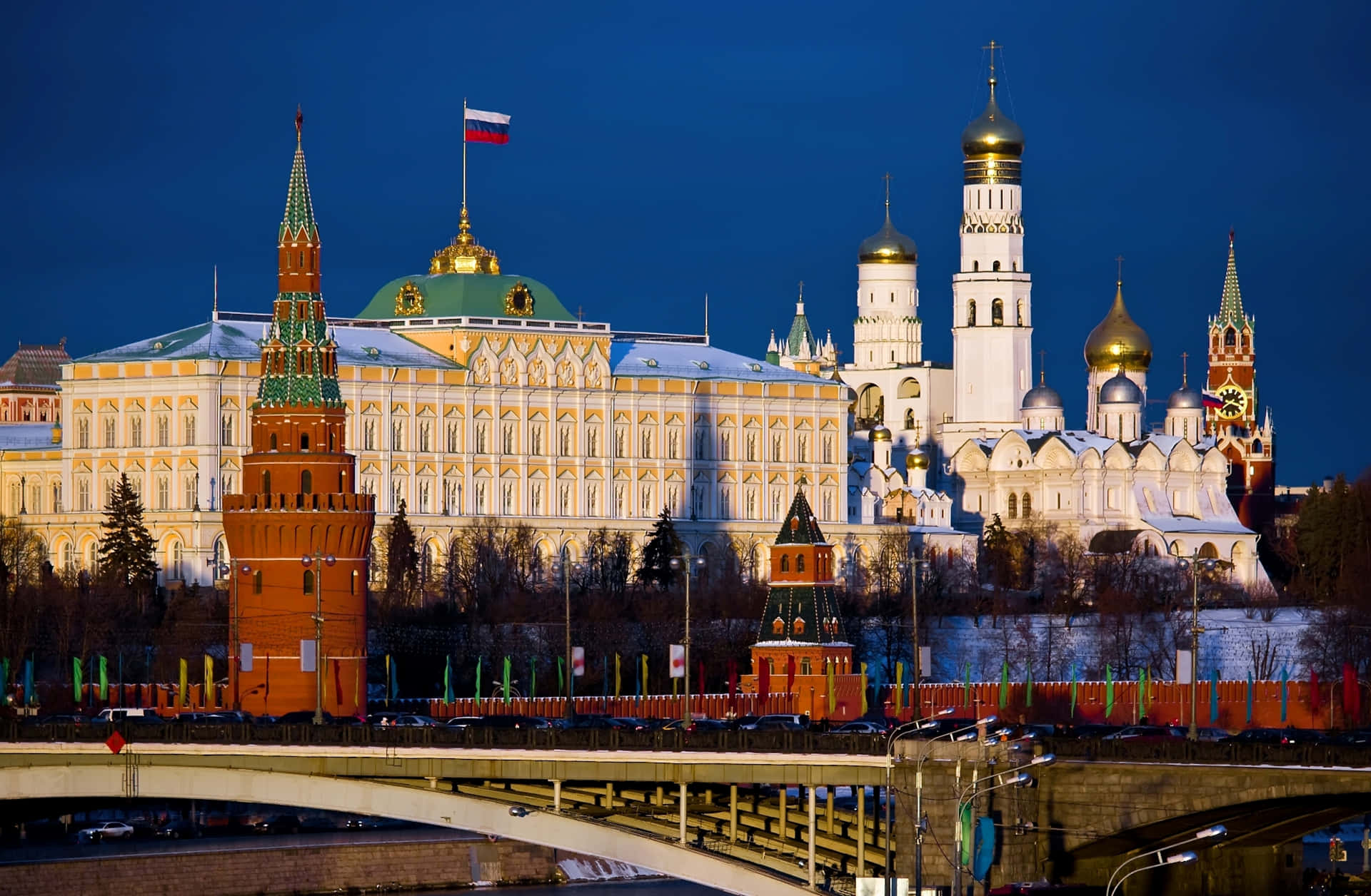 Captivating View of the Moscow Kremlin Wallpaper
