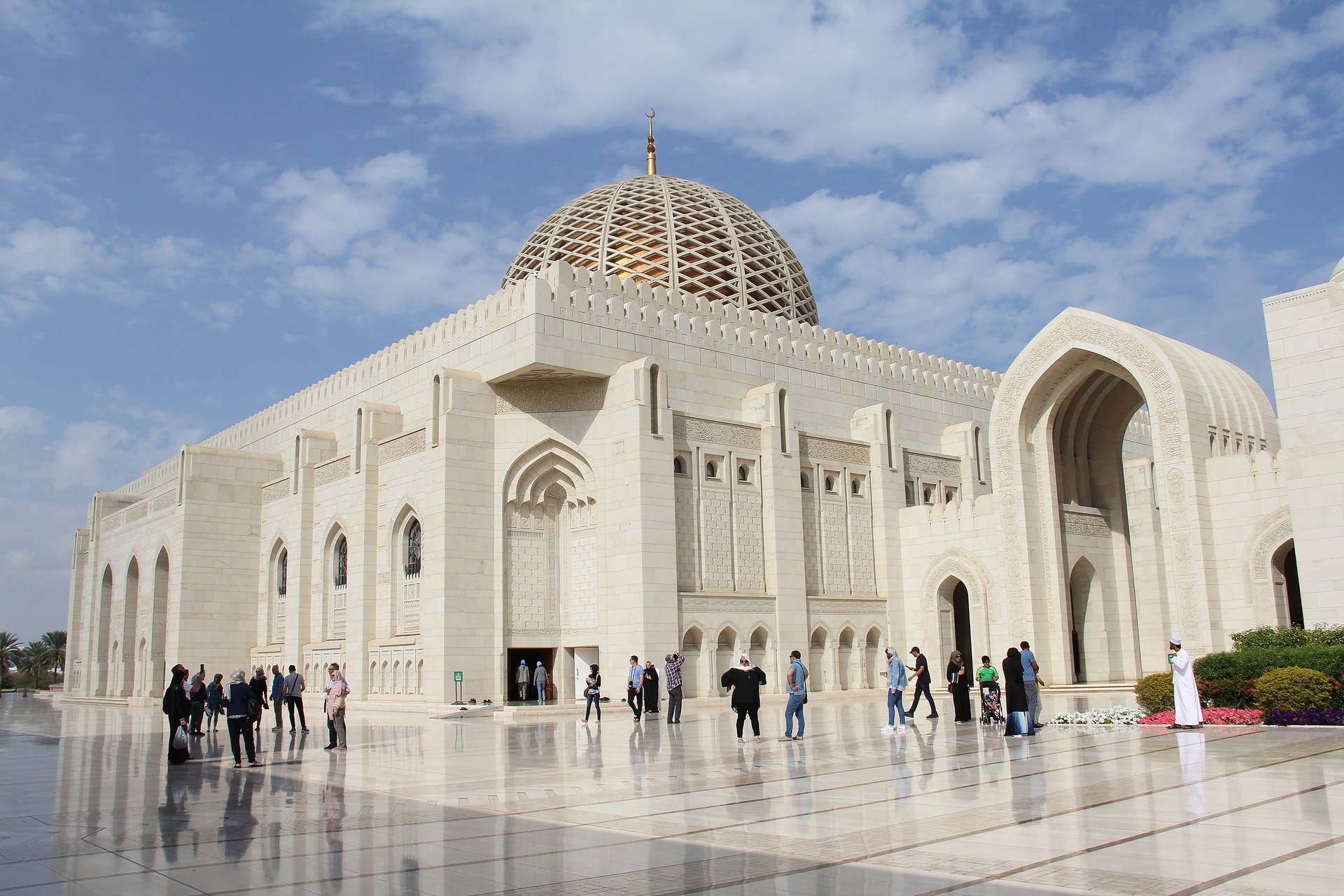 Beautiful Mosque Sultan Qaboos Dome Picture