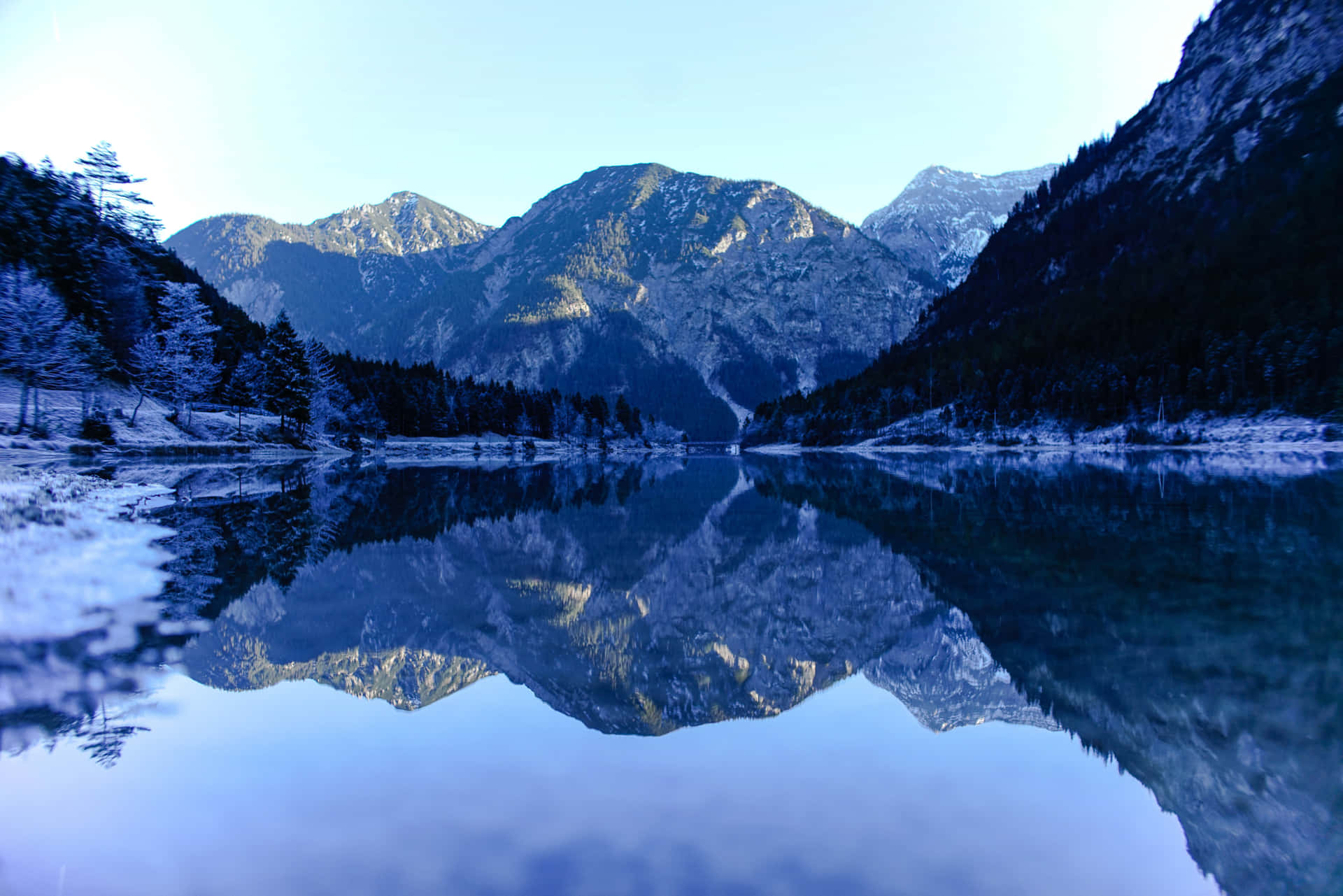 Enjoy the breathtaking view of this beautiful mountain lake. Wallpaper