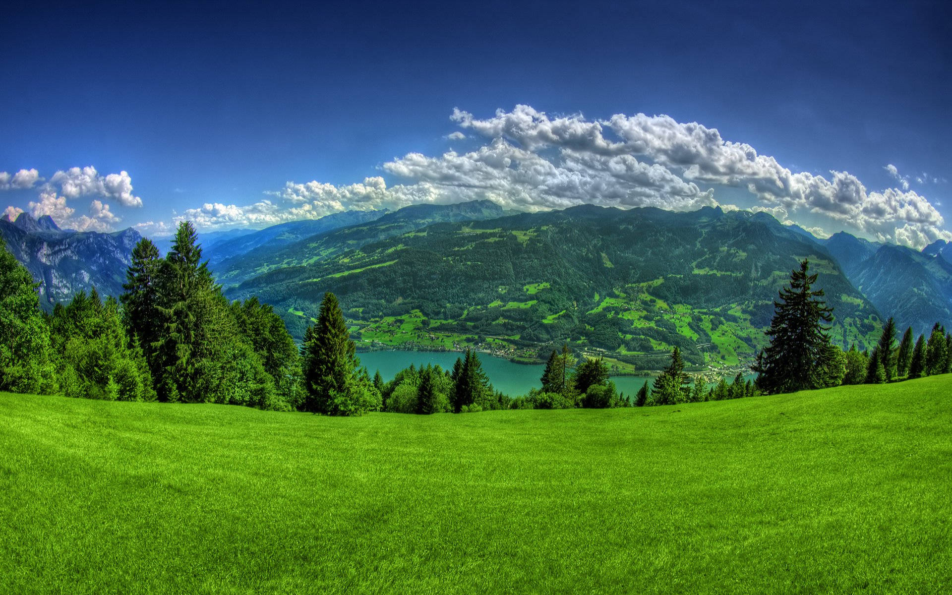 Beautiful Mountain View Green Grass Yard Desktop Wallpaper