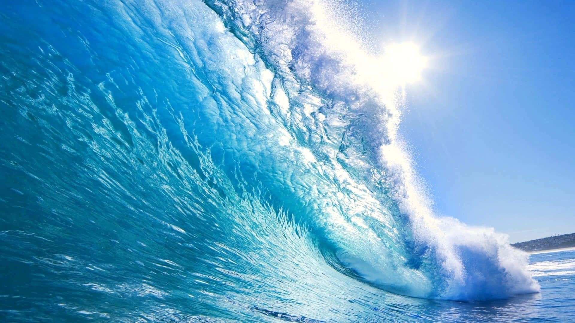 Unaola Azul Se Está Rompiendo En El Océano