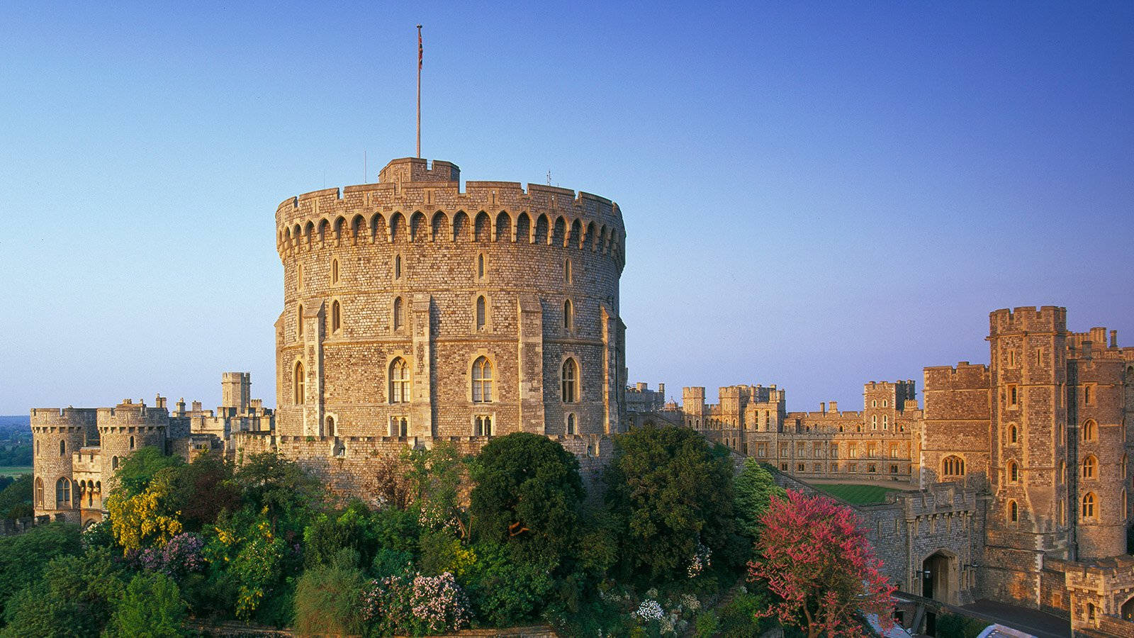 Majestic View of the Round Tower at Windsor Castle Wallpaper