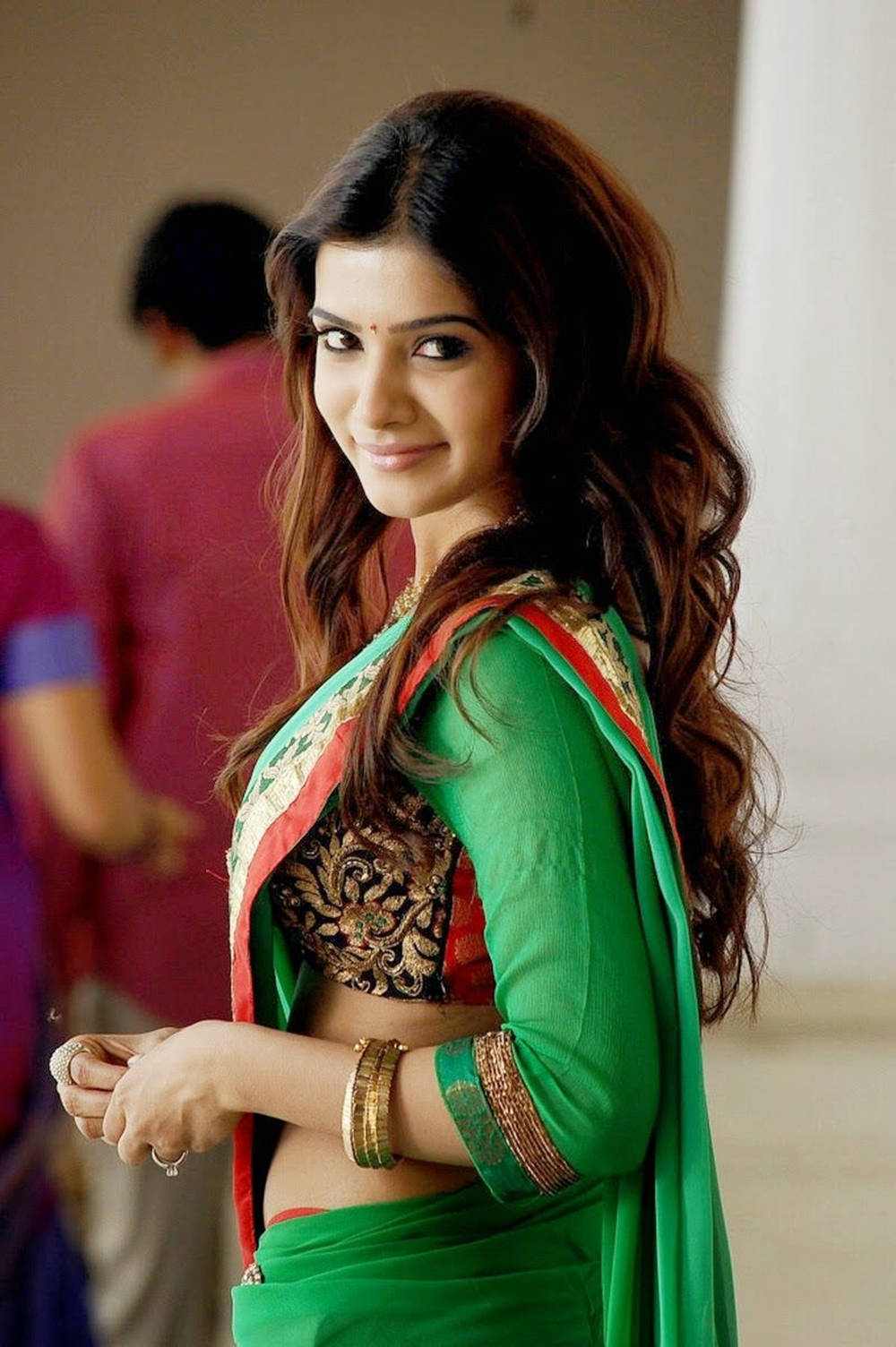 Smuk Samantha i grøn saree. Wallpaper