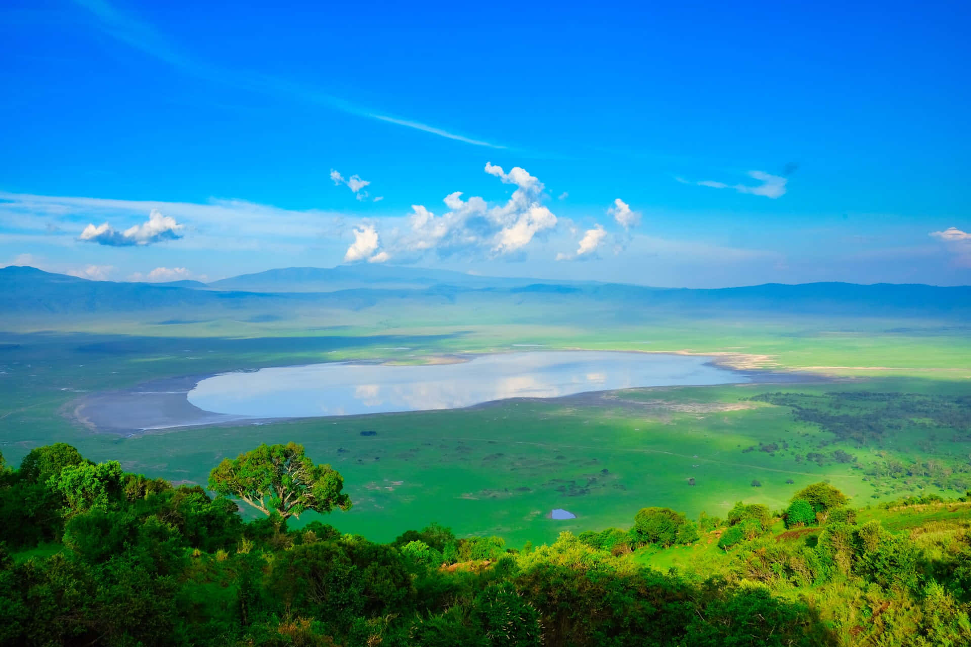 Wunderschönelandschaft Des Ngorongoro-kratersees Magadi Wallpaper