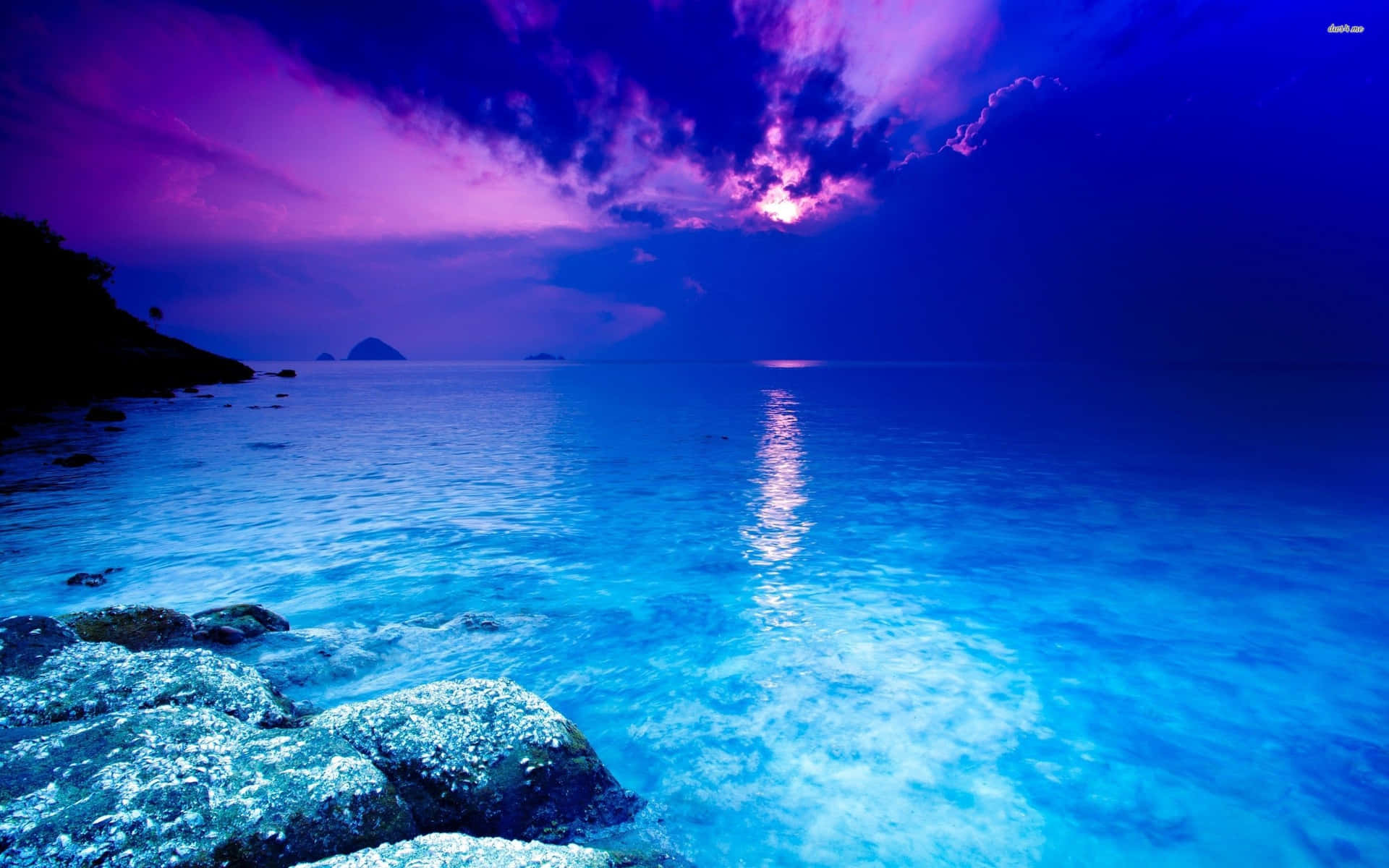 Beautiful Sea&Dark Purple Sky Wallpaper