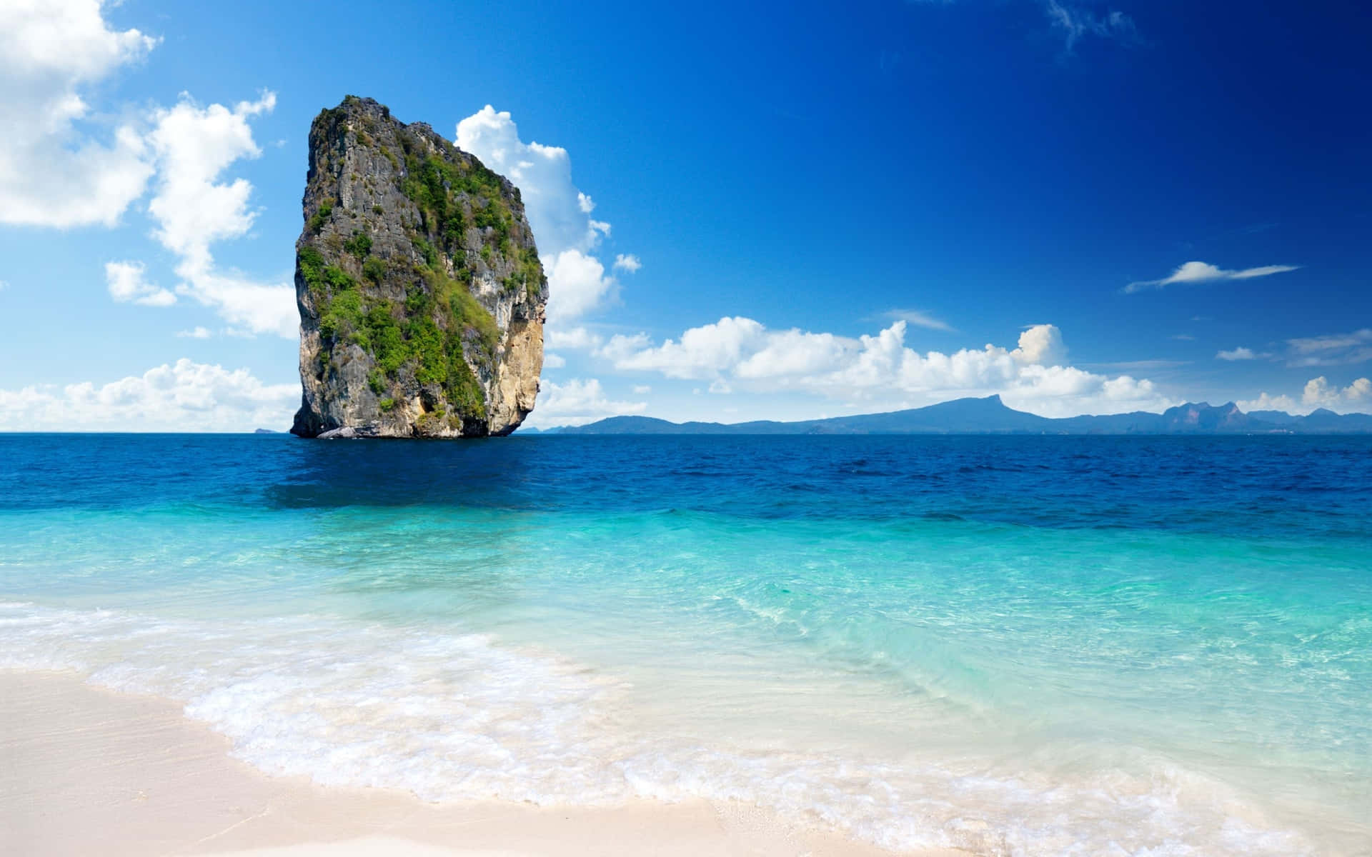 Smukke hav Thailand natur klippeformation baggrund. Wallpaper