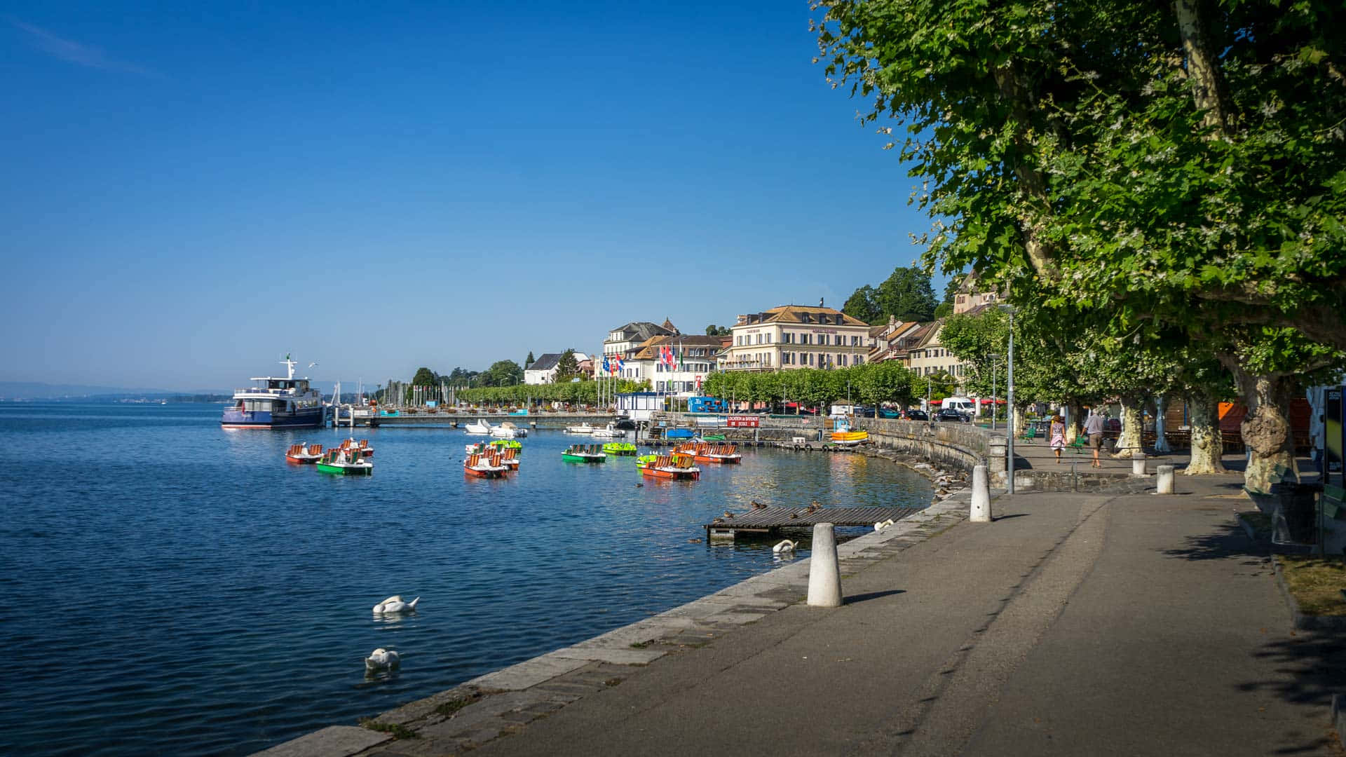 Beautiful Sunset Over Lake Geneva In Nyon, Switzerland Wallpaper