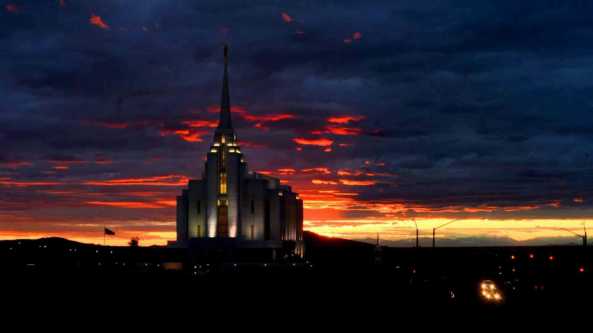 Beautiful Sunset View At Mormon Temple Wallpaper