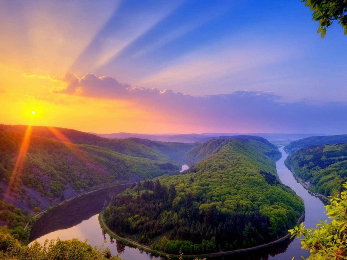 Se Ind i Himlen: Nyd det smukke solskin Wallpaper