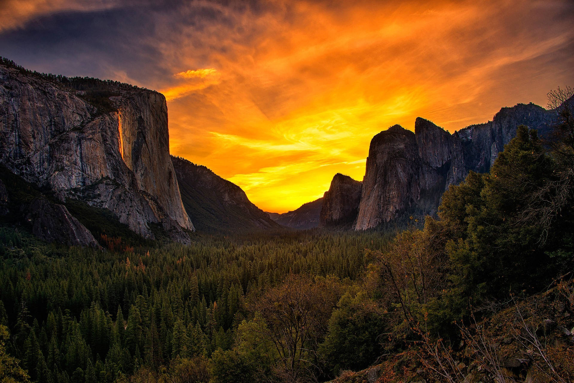 Hermosofondo De Pantalla Del Parque Nacional Yosemite. Fondo de pantalla