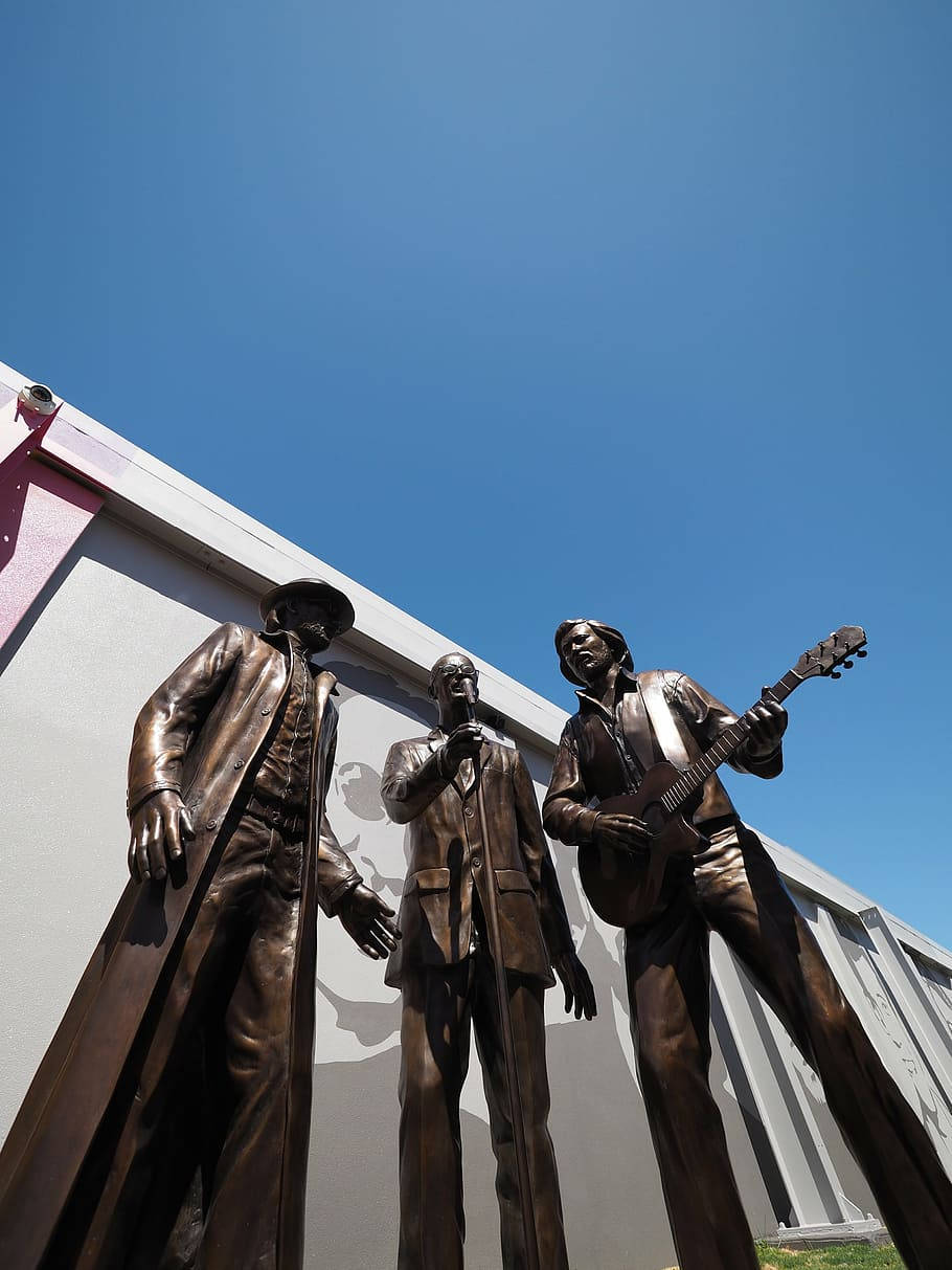 Bee Gees Bronze Statue Redcliffe Australia Background