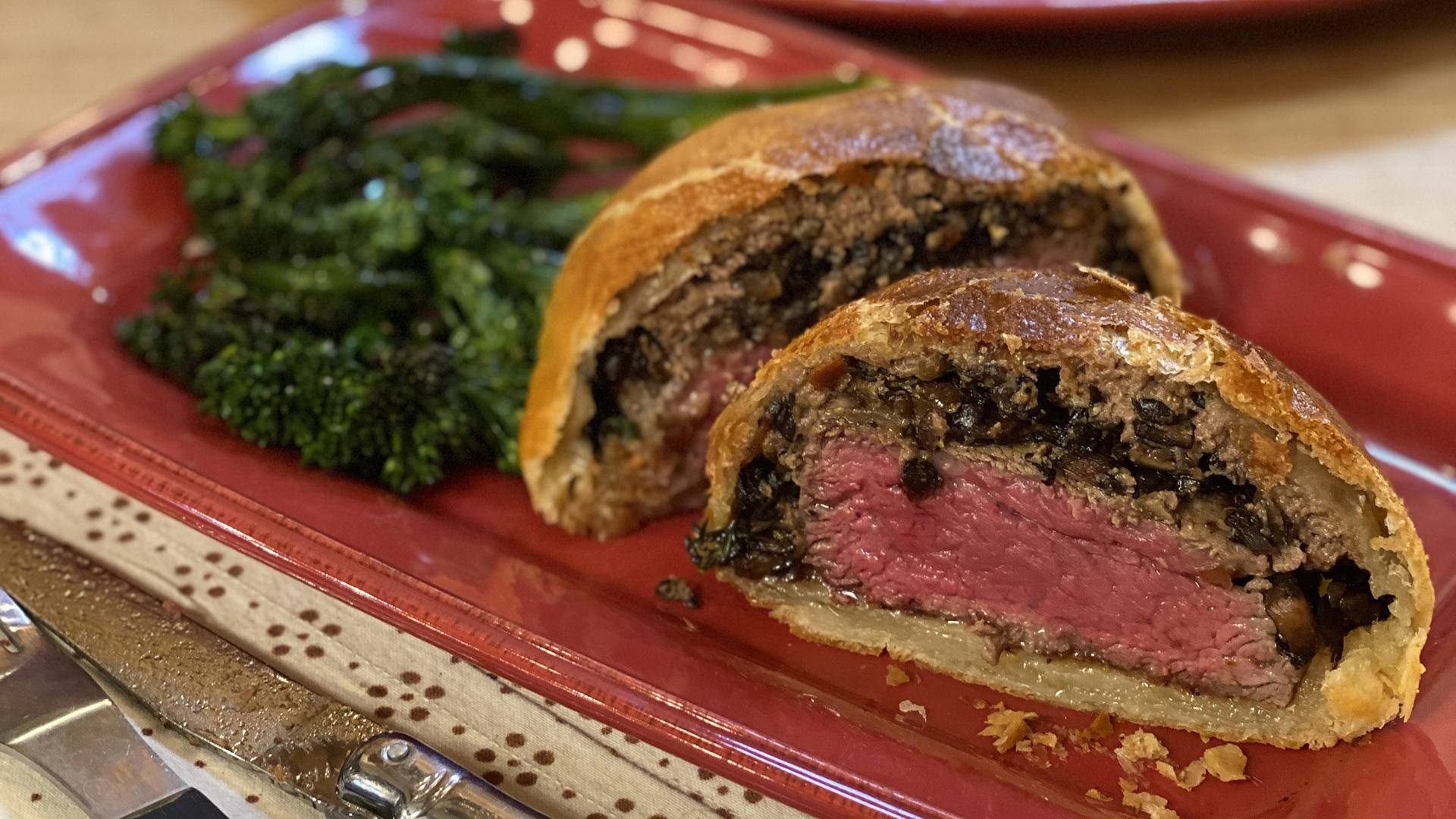 Delectable Beef Wellington served with Fresh Vegetables Wallpaper