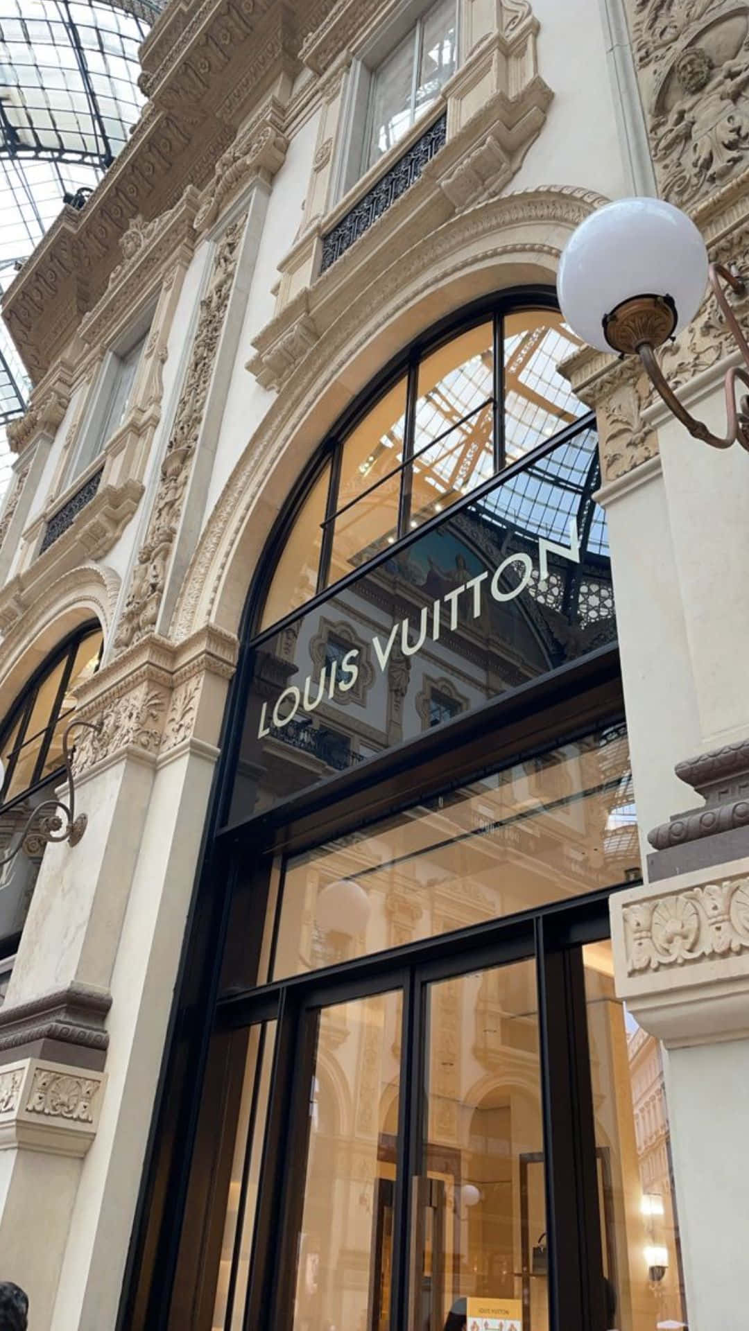 Beige Vanilla Louis Vuitton Storefront Wallpaper