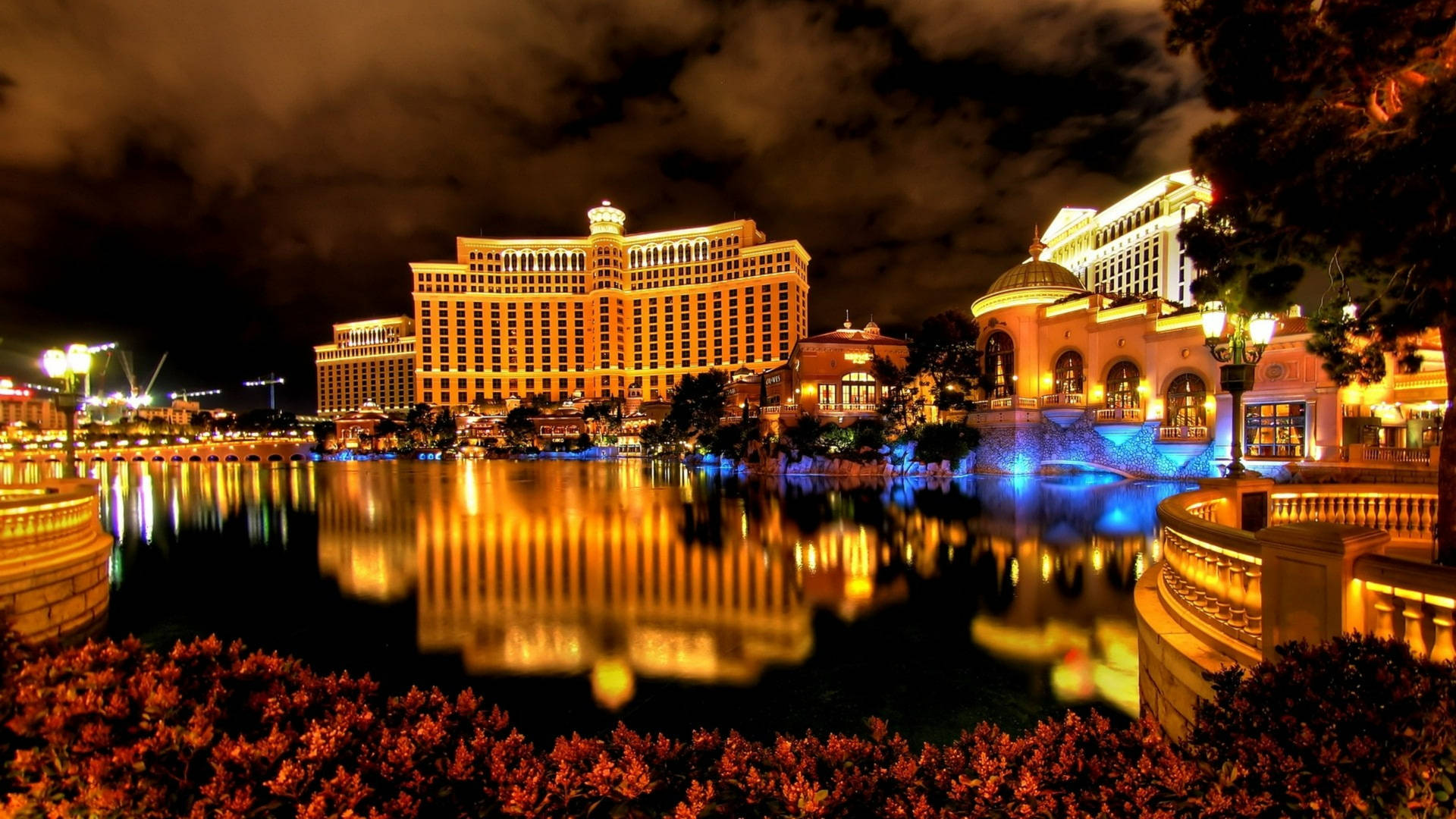 Stunning Night View of Bellagio in Las Vegas Wallpaper