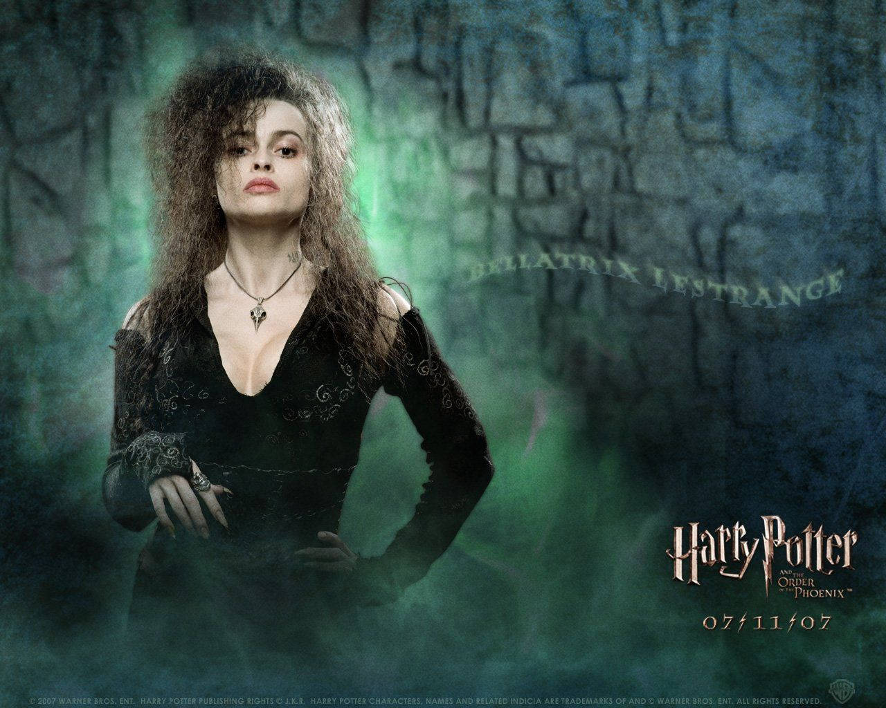 Bellatrix Lestrange Med Grøn Røg Wallpaper