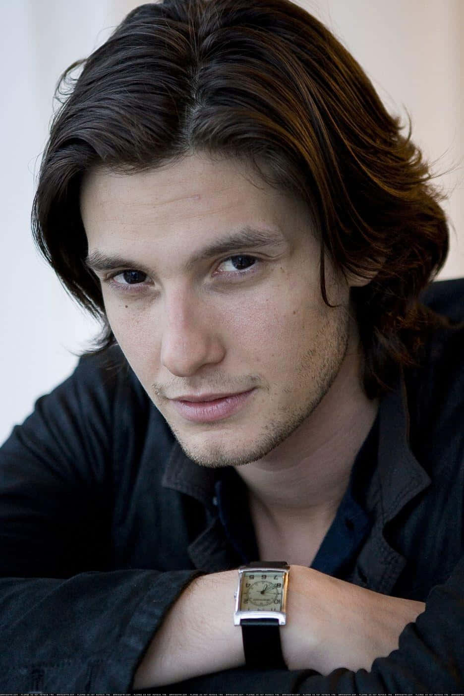 "ben Barnes Mesmerizing In A Casual Yet Sophisticated Look" Wallpaper