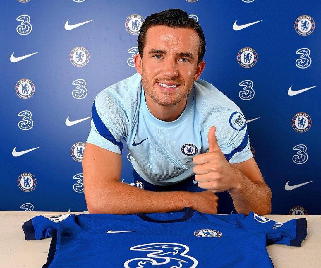 Ben Chilwell Posing With Jersey Wallpaper