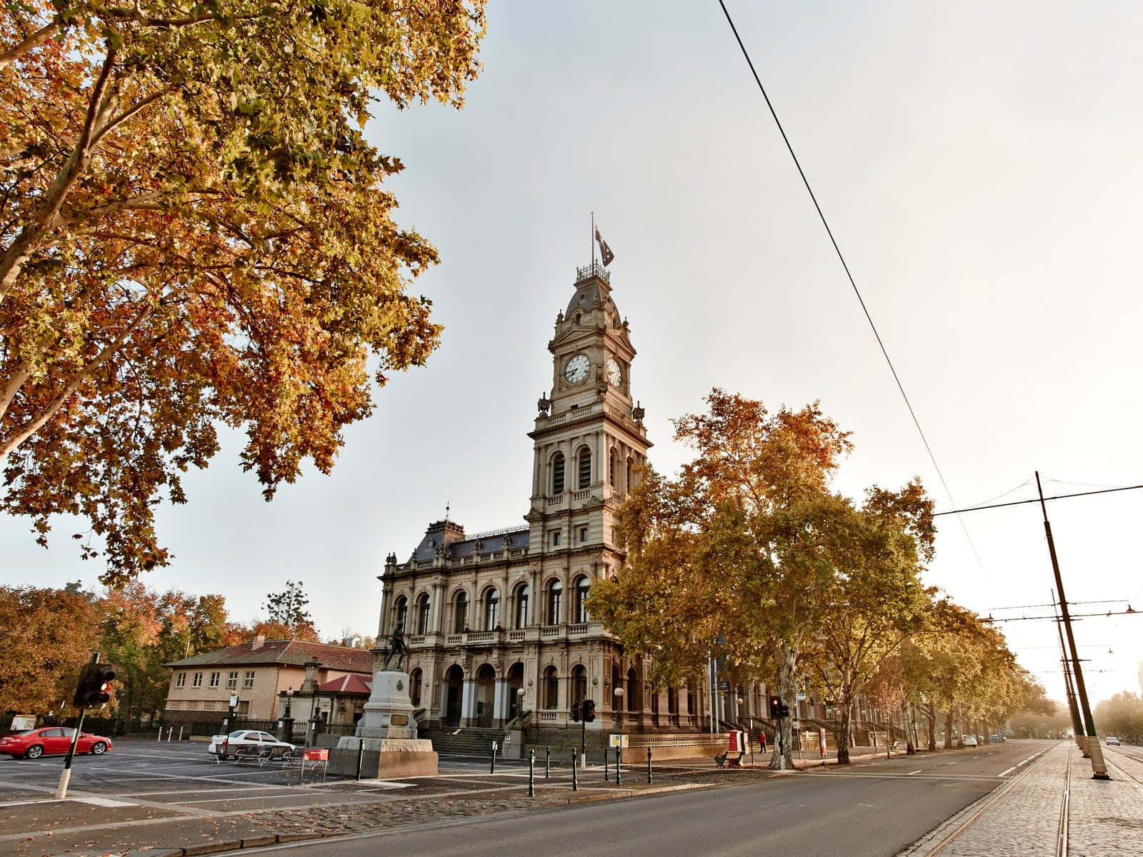 Bendigo Town Hall Autumn Scene Wallpaper