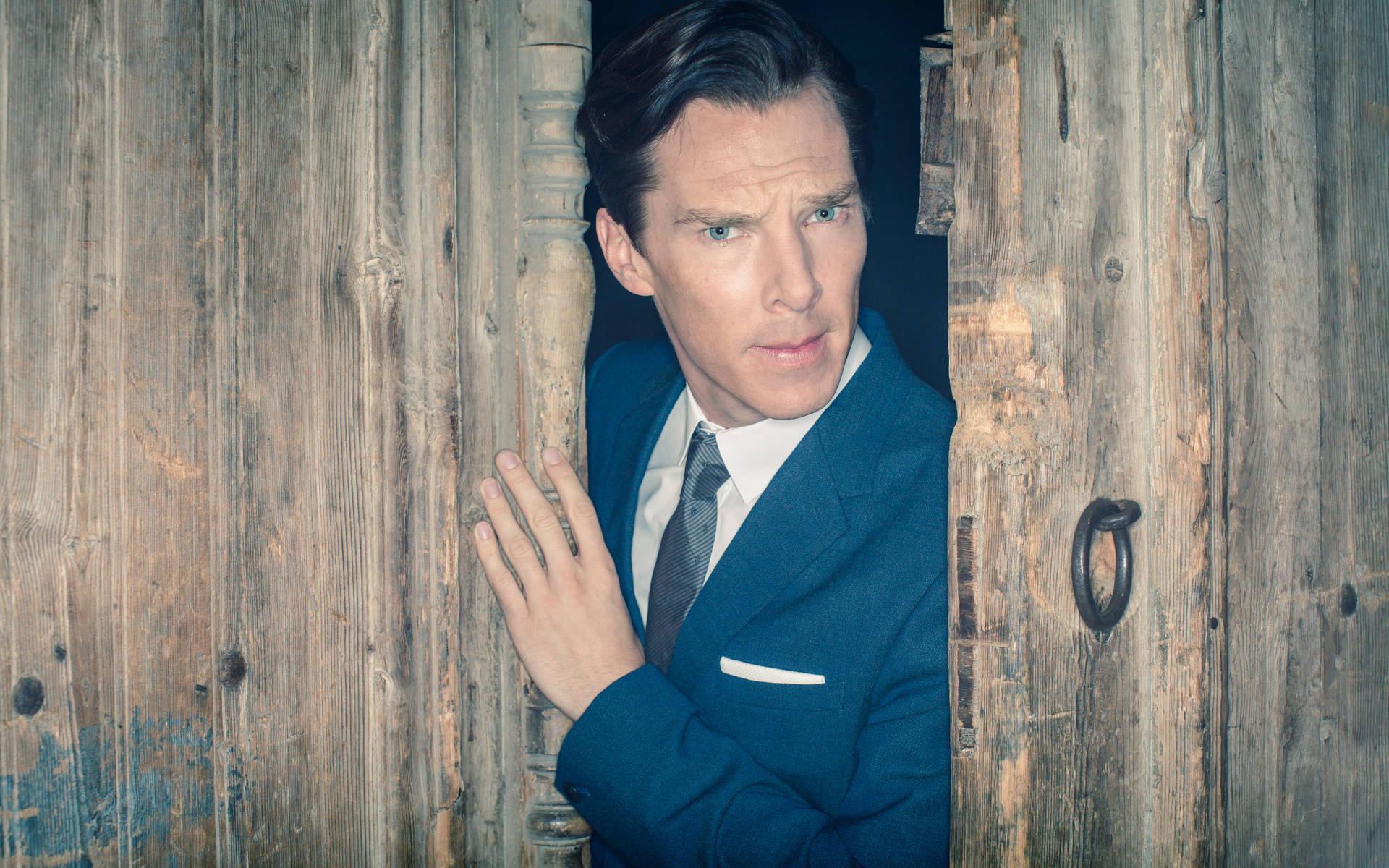 Benedict Cumberbatch In Front Of Door