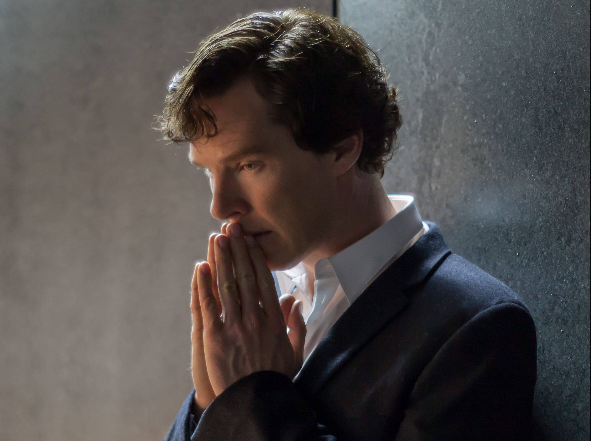 Benedict Cumberbatch Prega Sfondo