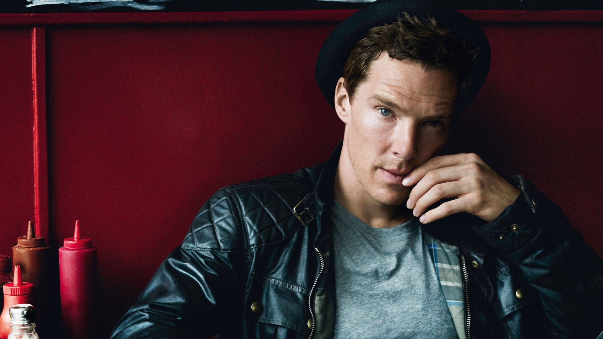 Benedict Cumberbatch Wearing Leather Jacket Wallpaper