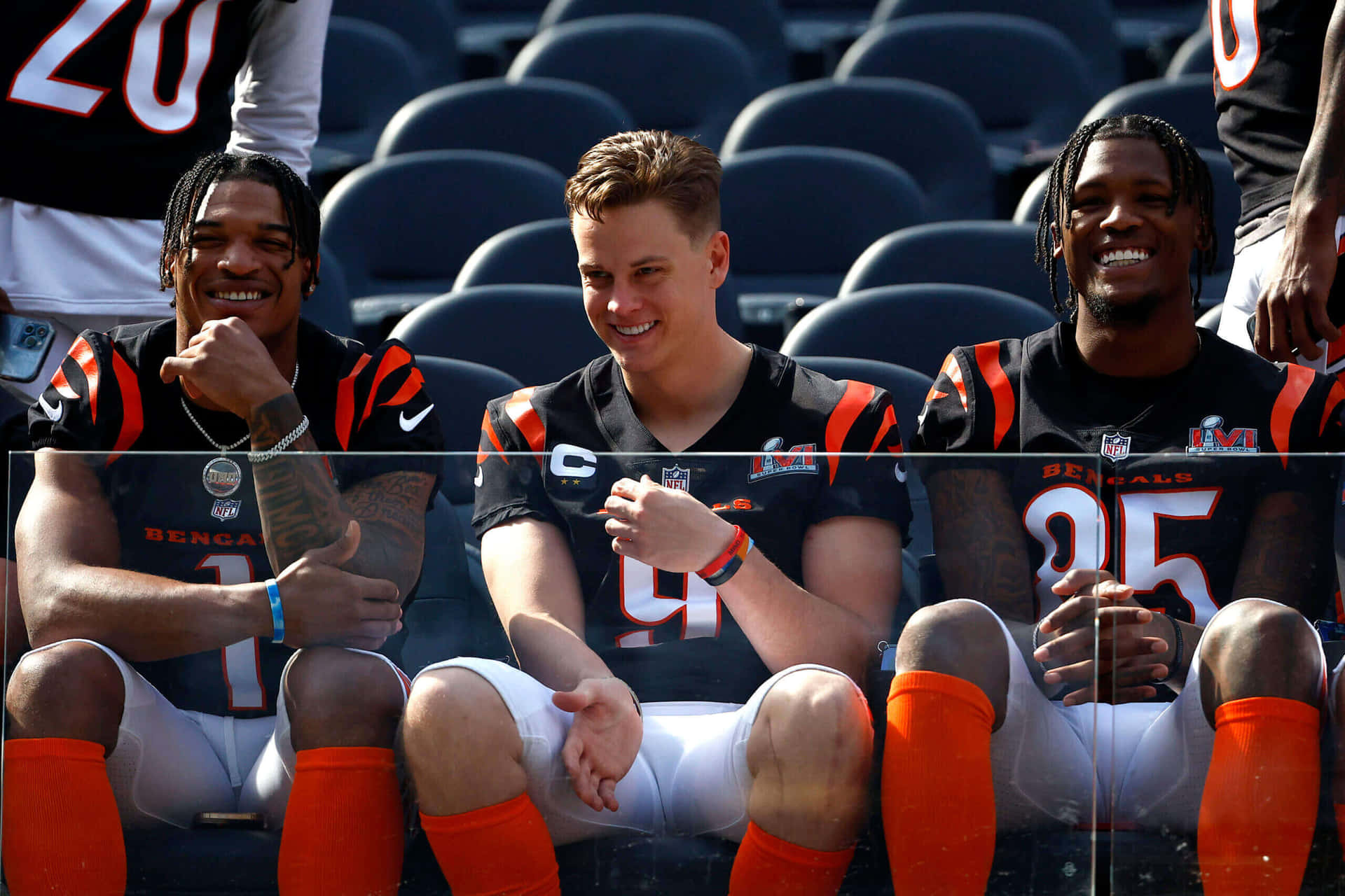 Bengals Players Sideline Smiles Wallpaper