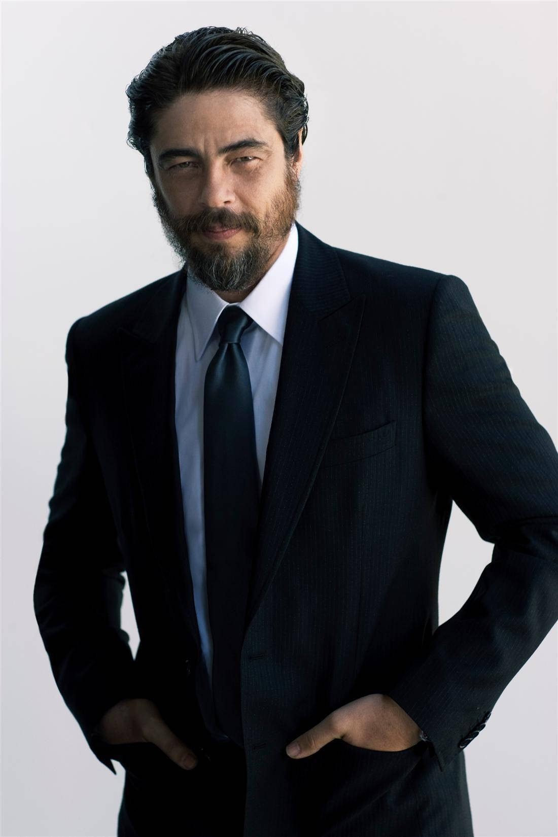 Benicio Del Toro Esquire October 2007 Cover Picture