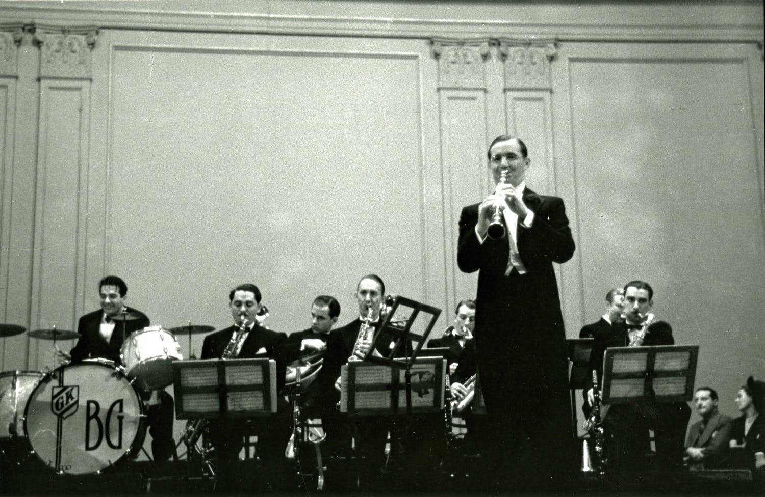 Beskriv Benny Goodman på 1938 Carnegie Hall Jazz Concert tapetet Wallpaper
