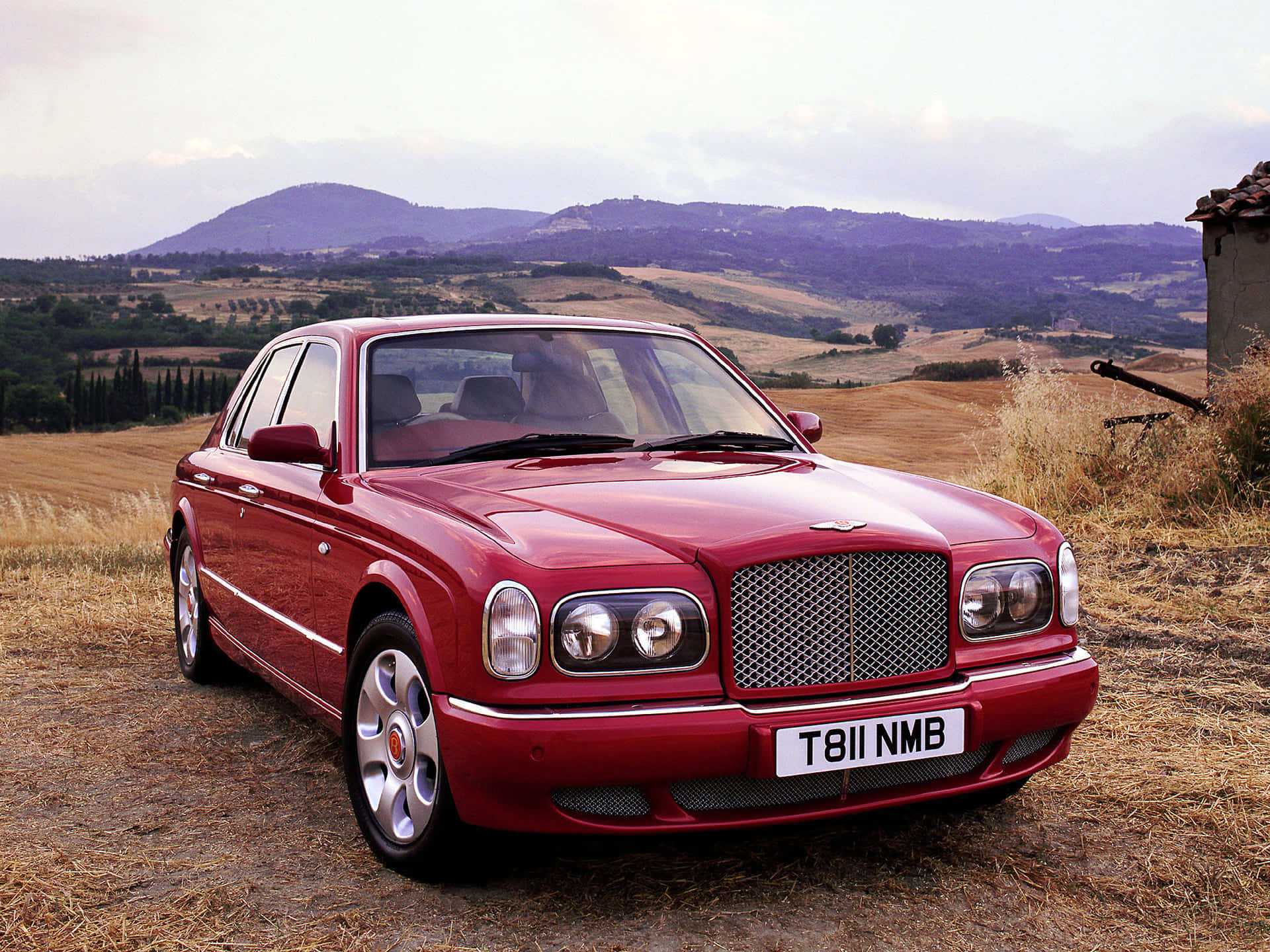 Luxueux Bentley Arnage Garé Par Une Journée Ensoleillée Fond d'écran