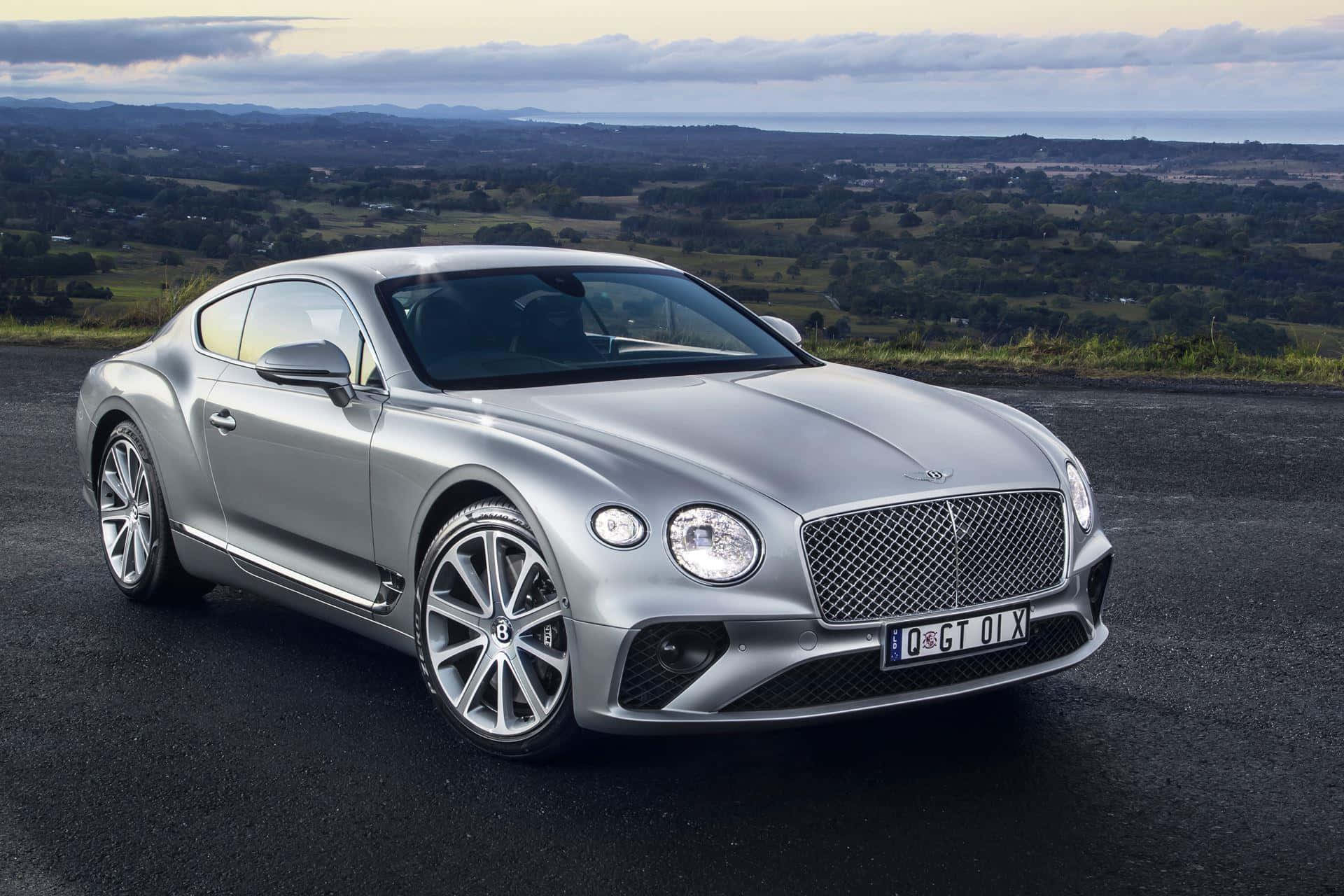 Erlebensie Den Luxus Eines Bentley.