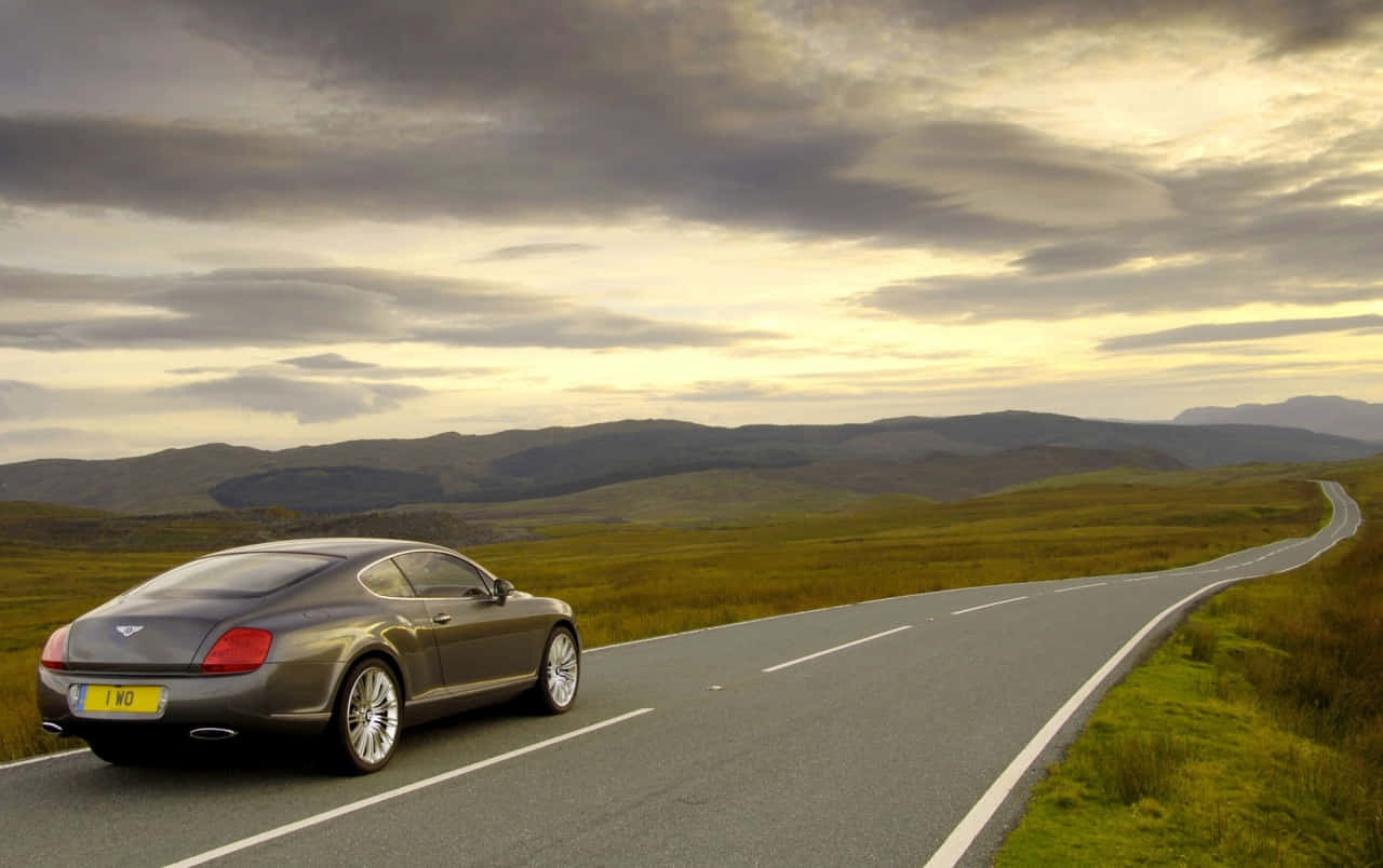 Sleek and Luxurious Bentley Continental GT Wallpaper