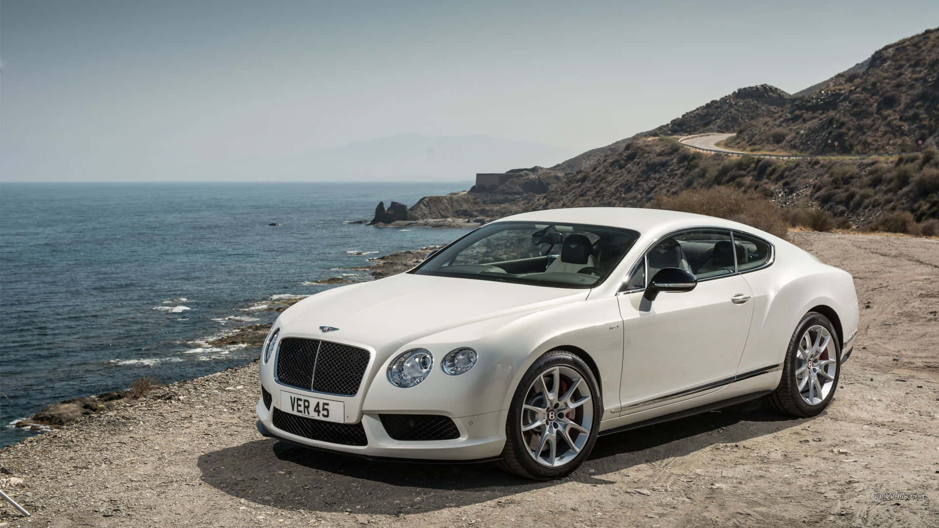 Luxury Meets Performance: Bentley Continental GT Wallpaper