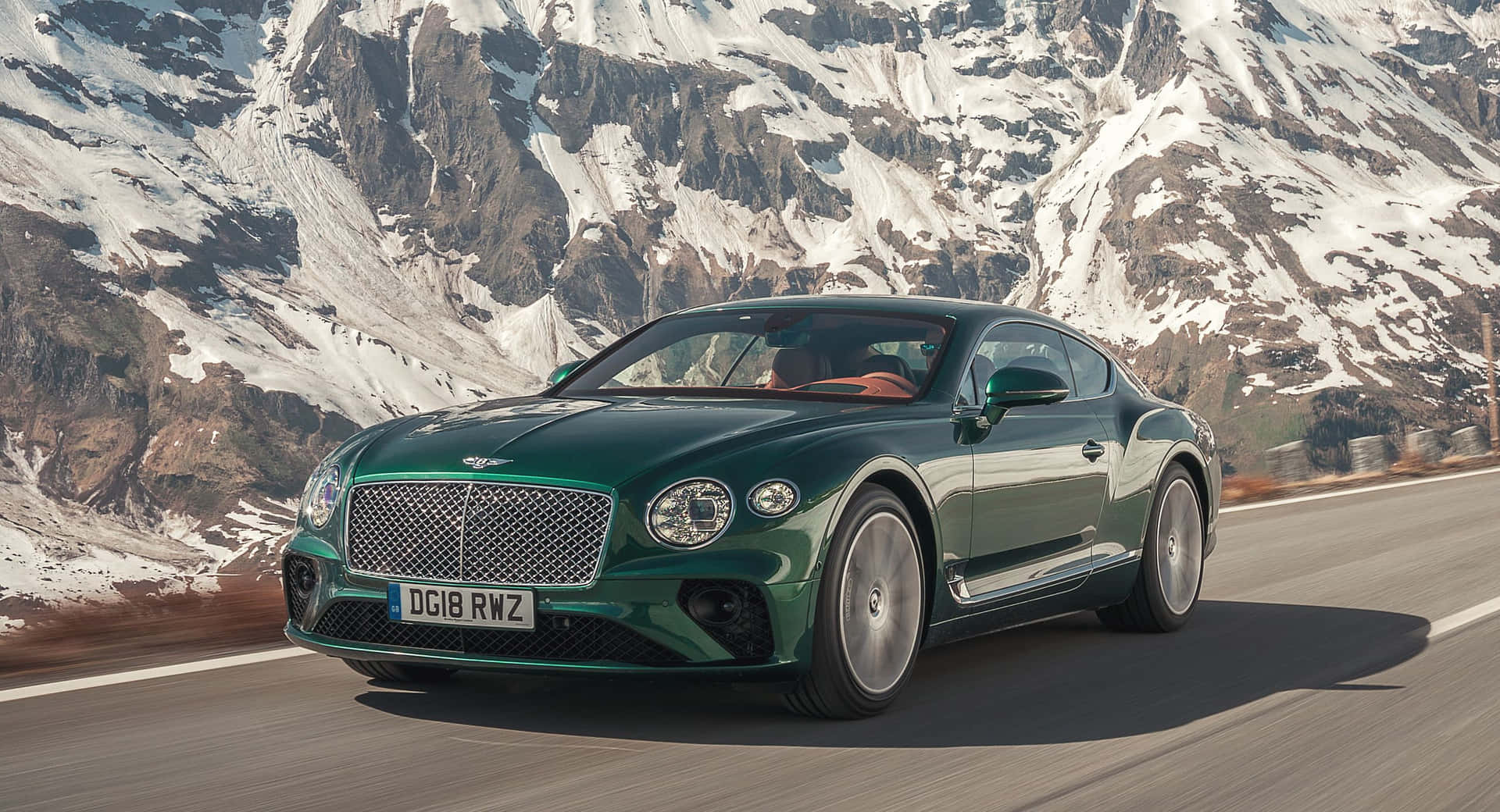 Sleek and Luxurious Bentley Continental GT Wallpaper