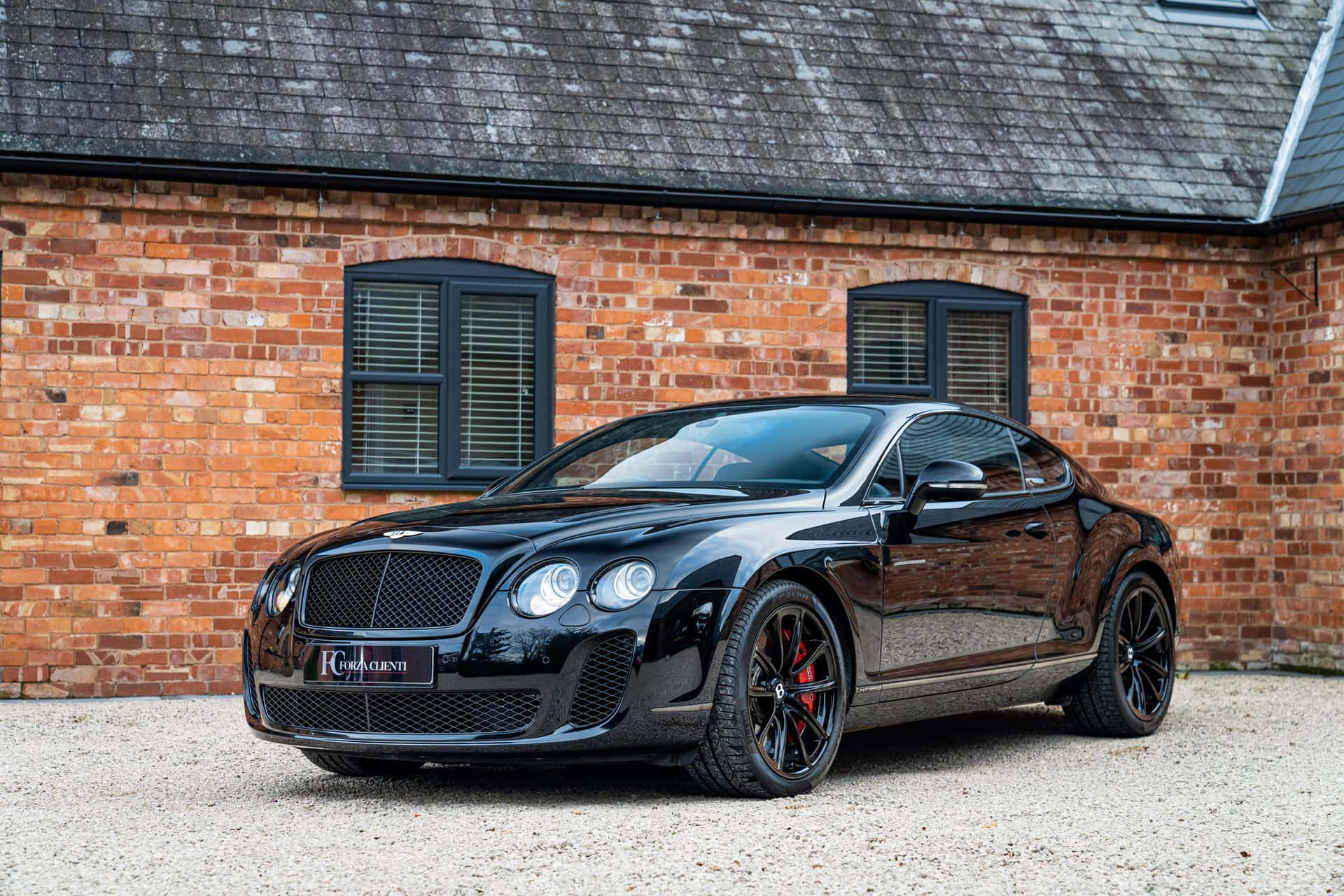 Sleek and Powerful Bentley Continental Supersports Wallpaper