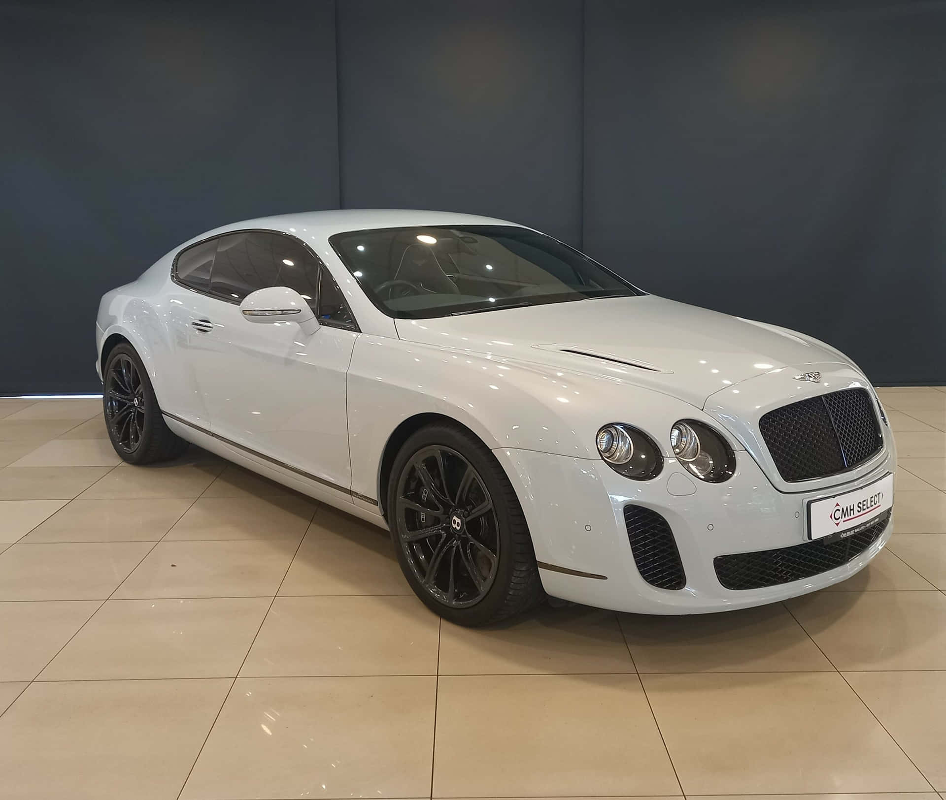 Powerful Bentley Continental Supersports in action Wallpaper