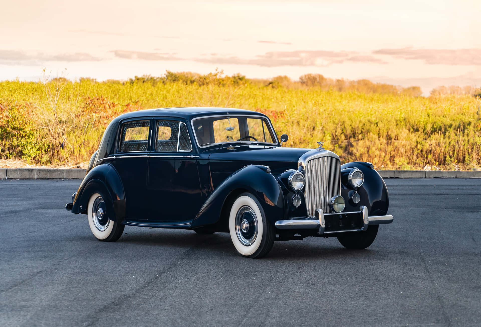 Classic Bentley Mark VI - Unrivaled Elegance and Luxury Wallpaper