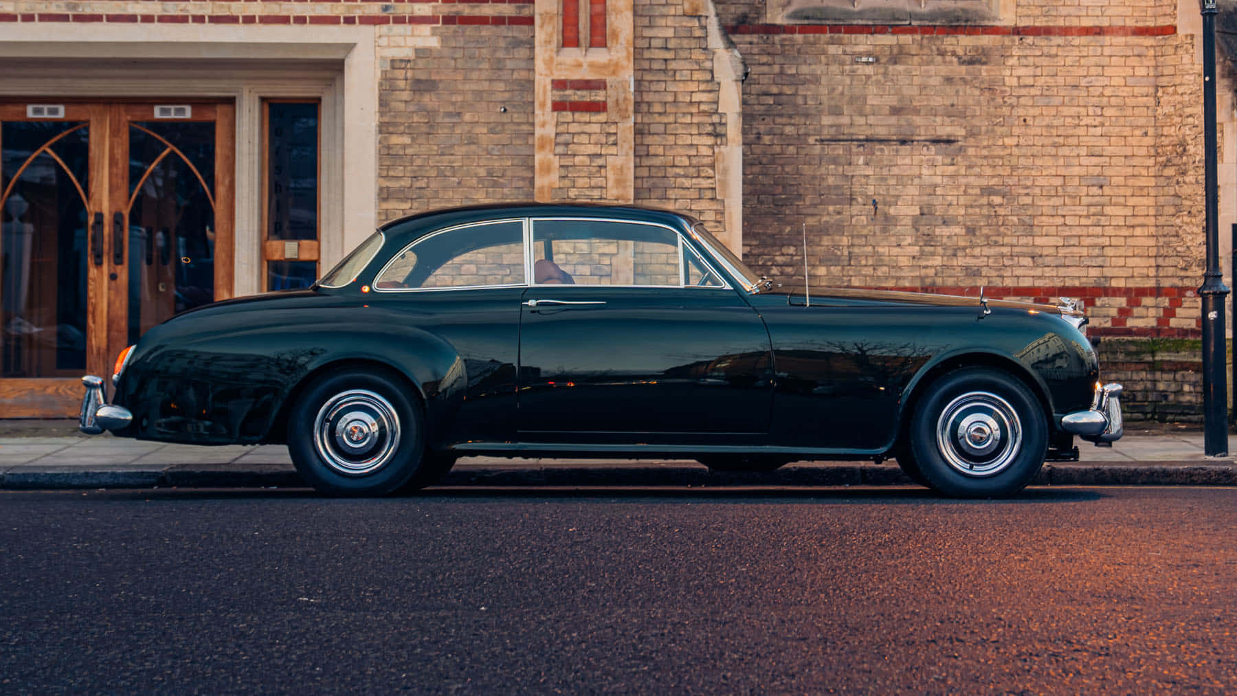 Stunning Bentley S2 Classic Wallpaper