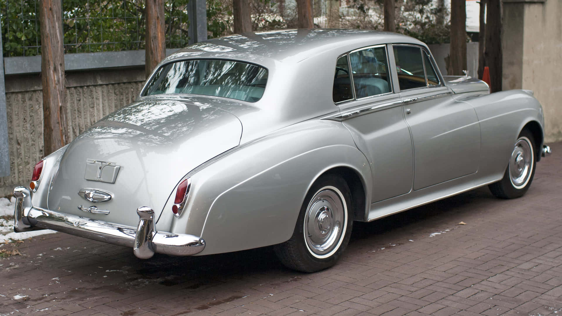 Bentley S2 Vintage Luxury Car Wallpaper