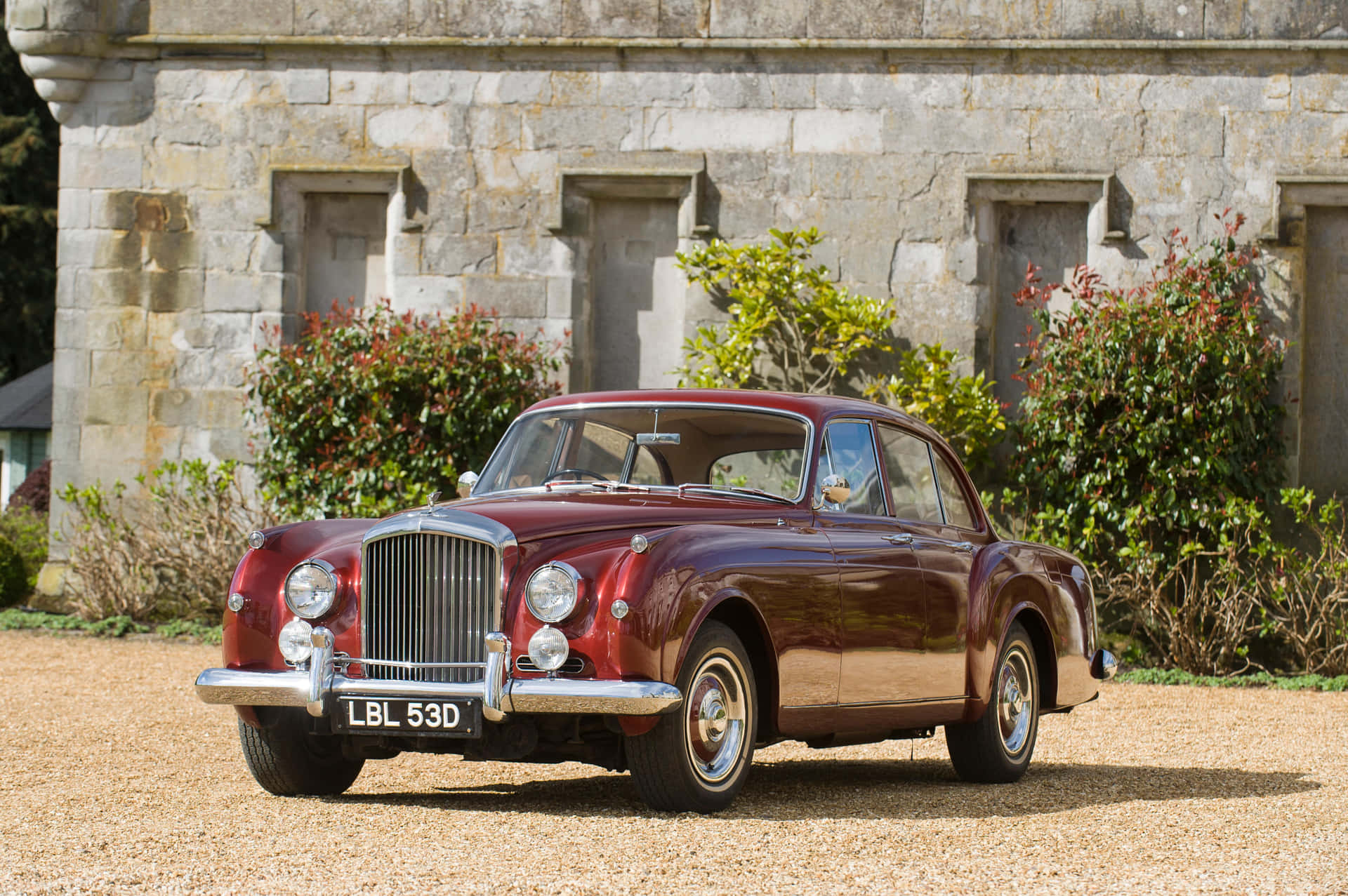 A vintage Bentley S2 in pristine condition Wallpaper