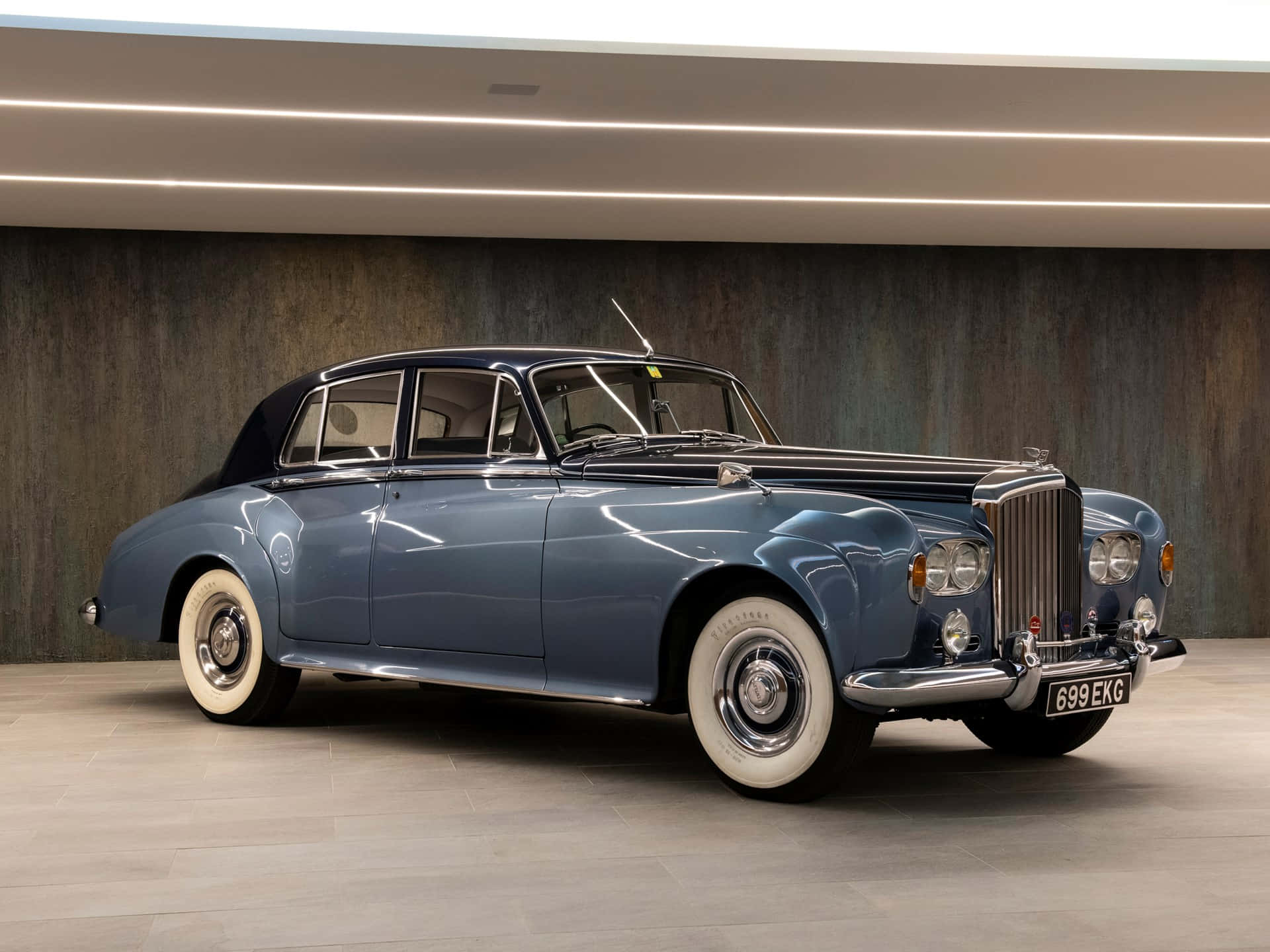 Fantastisk Bentley S3 I Klassisk Eleganse Bakgrunnsbildet