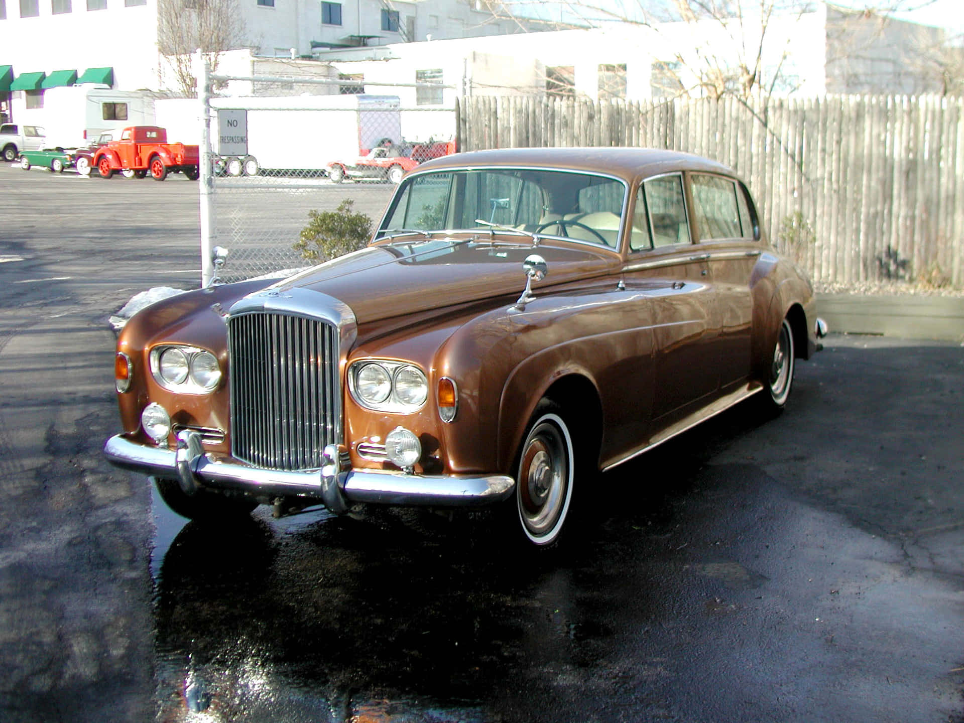 Caption: Majestic Bentley S3 in Full Glory Wallpaper