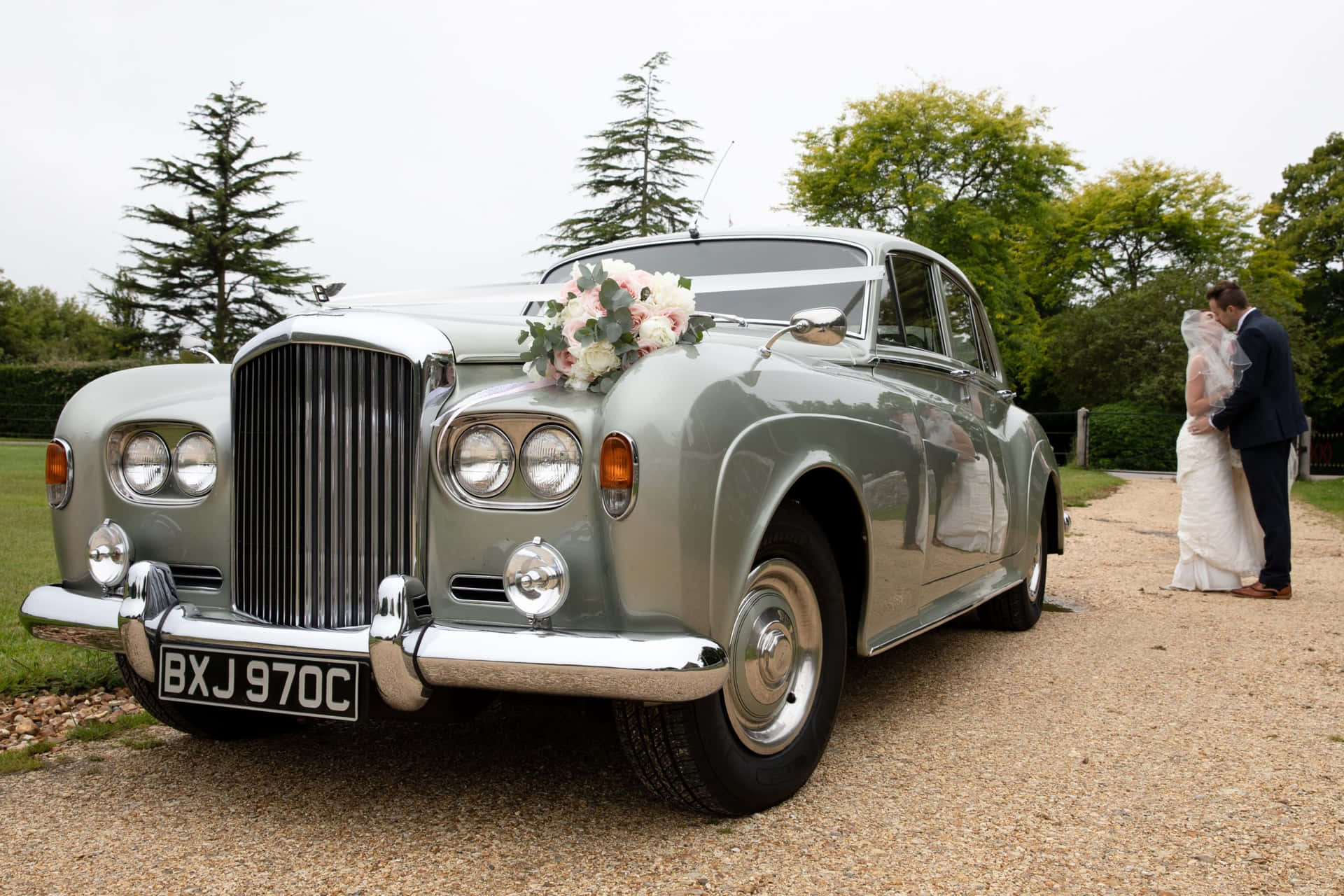 Une Bentley S3 Époustouflante Dans Un Cadre Envoûtant Fond d'écran