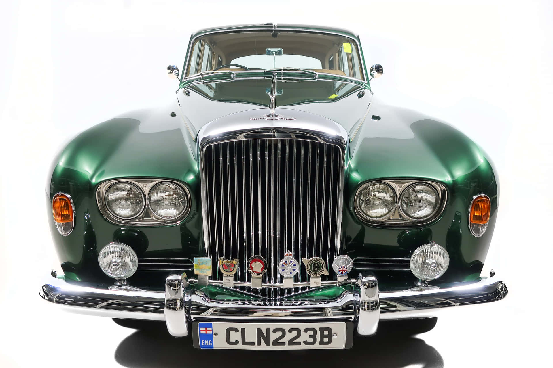 Luxurious Bentley S3 in a stunning landscape Wallpaper