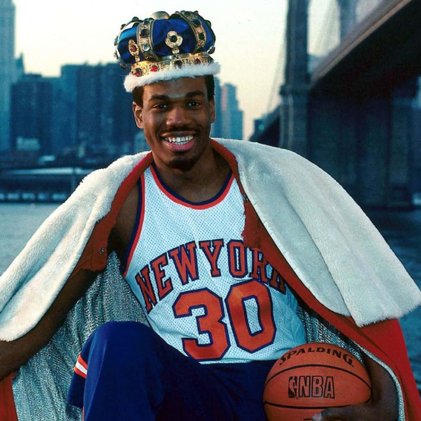 Bernard King Wearing Royalty Crown Wallpaper