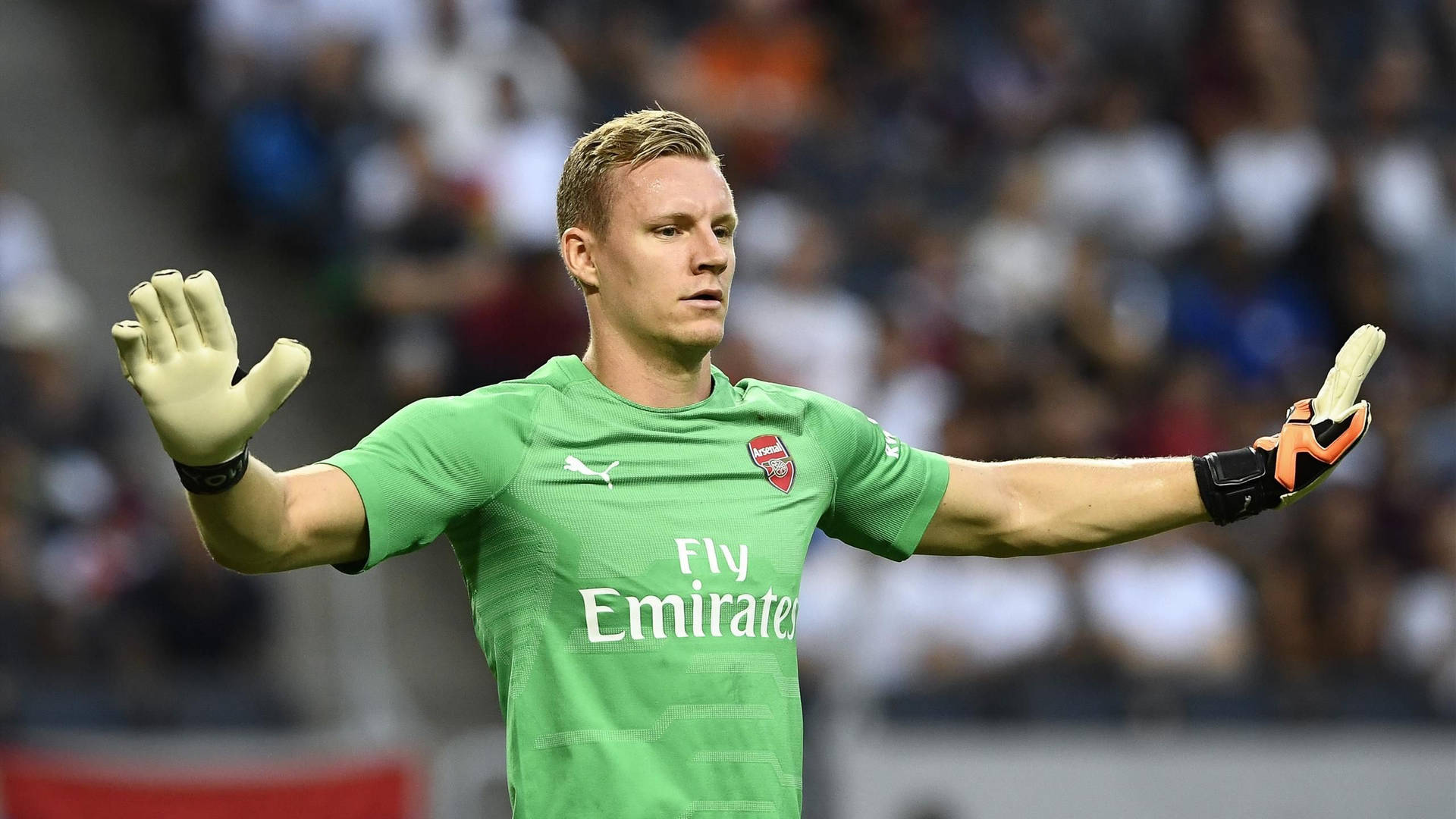 Bernd Leno With Raised Arms Wallpaper