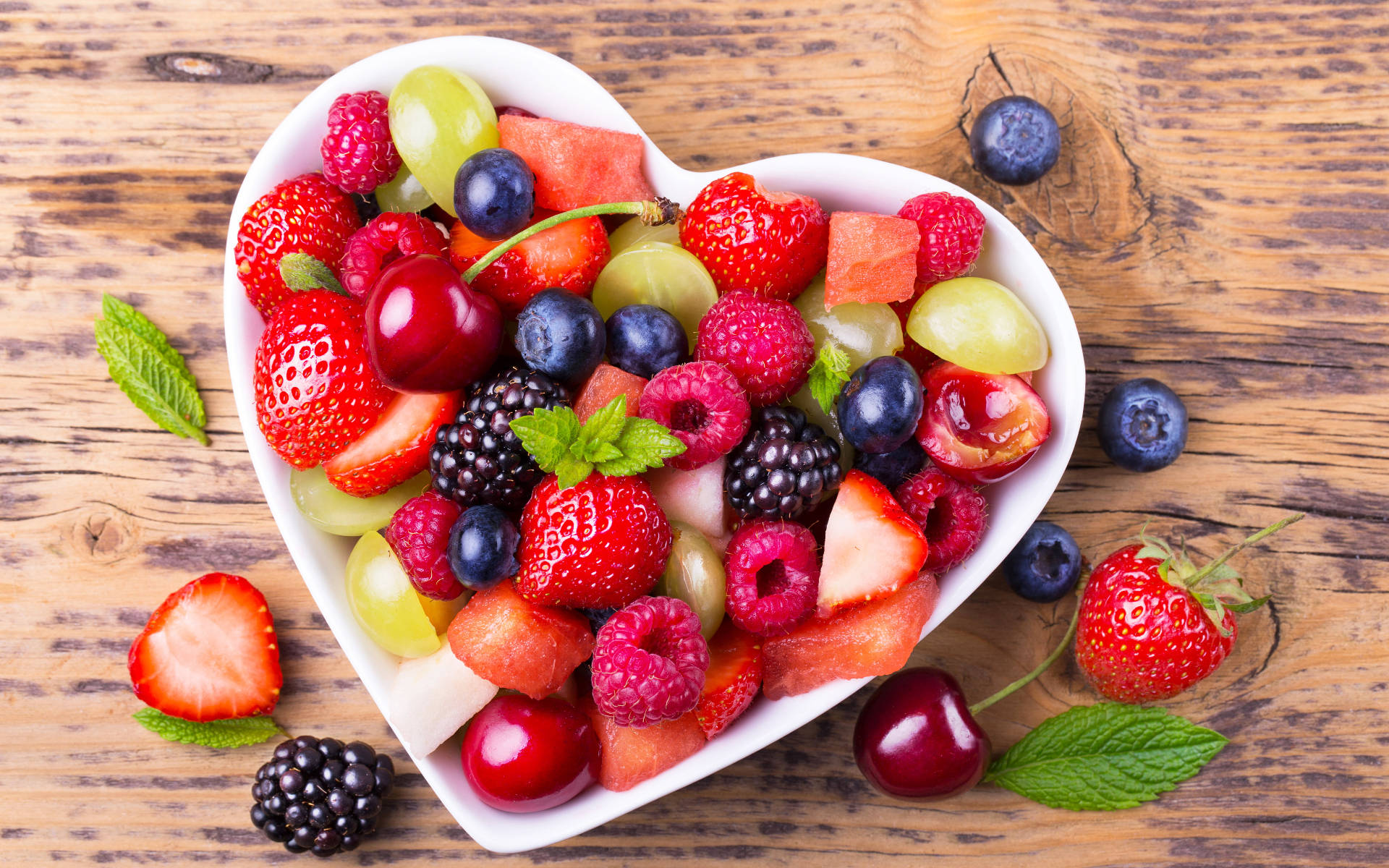 Berries On Heart-Shaped Bowl Wallpaper