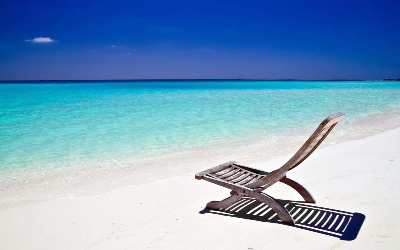 Chair Facing The Ocean Best Beach Background