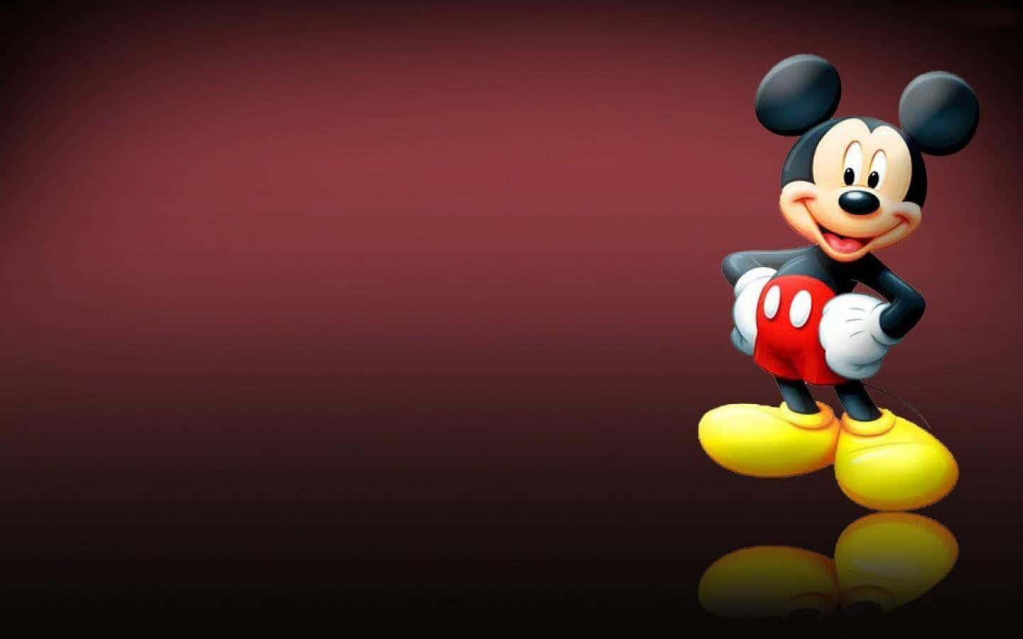 Migliorsfondo Disney Con Mickey Mouse Su Sfondo Bordeaux
