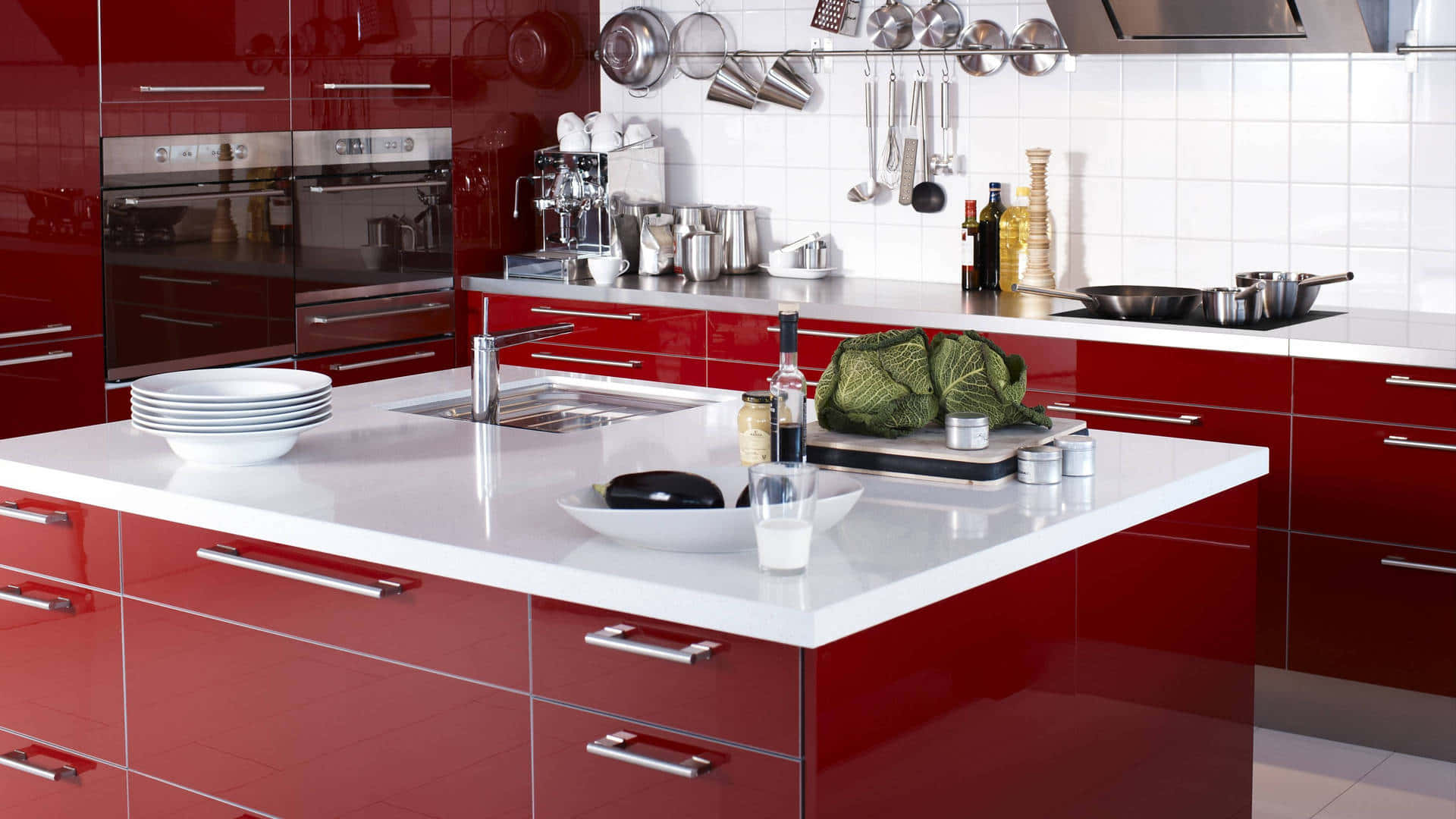 Glansfulde røde kabinetter bedste køkkenbaggrund